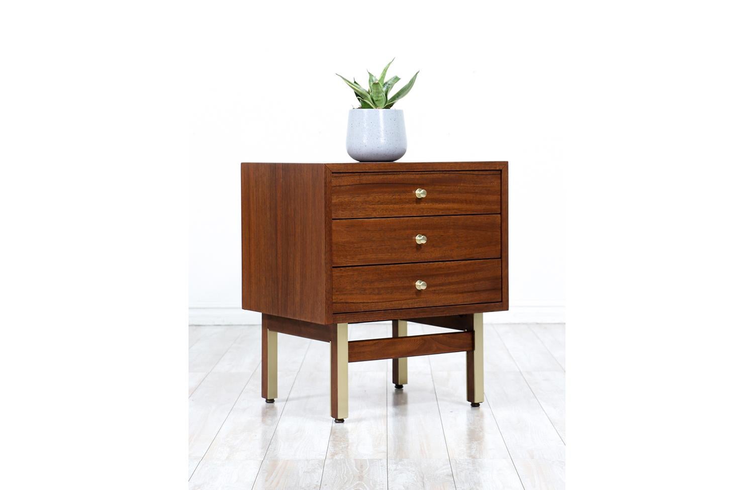 Expertly Restored - American of Martinsville Night Stands with Brass Accents For Sale 1