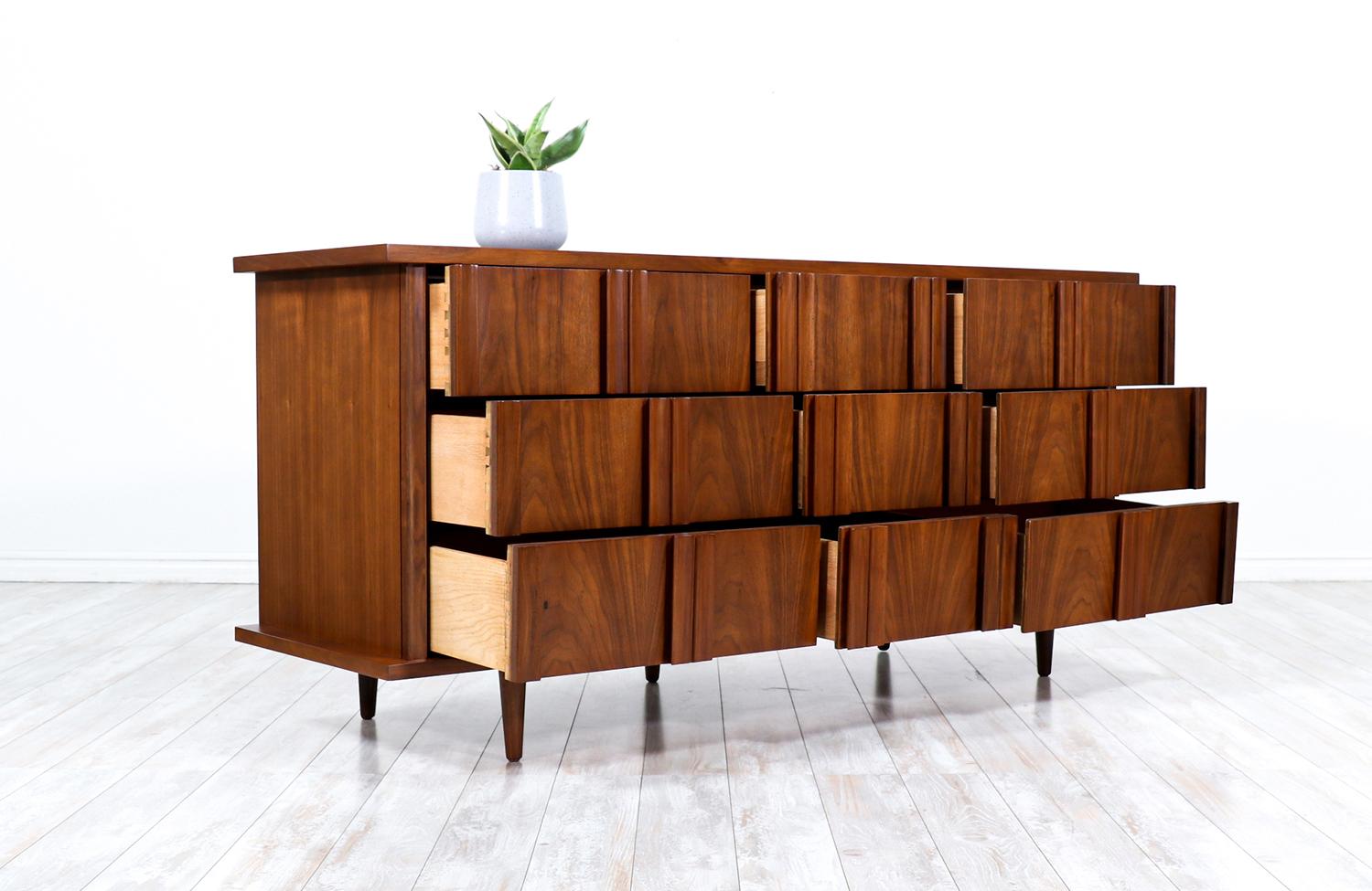 American of Martinsville Sculpted Walnut Dresser In Excellent Condition In Los Angeles, CA