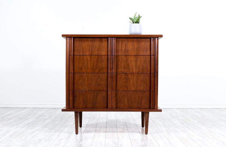 American of Martinsville Sculpted Walnut Highboy In Excellent Condition For Sale In Los Angeles, CA