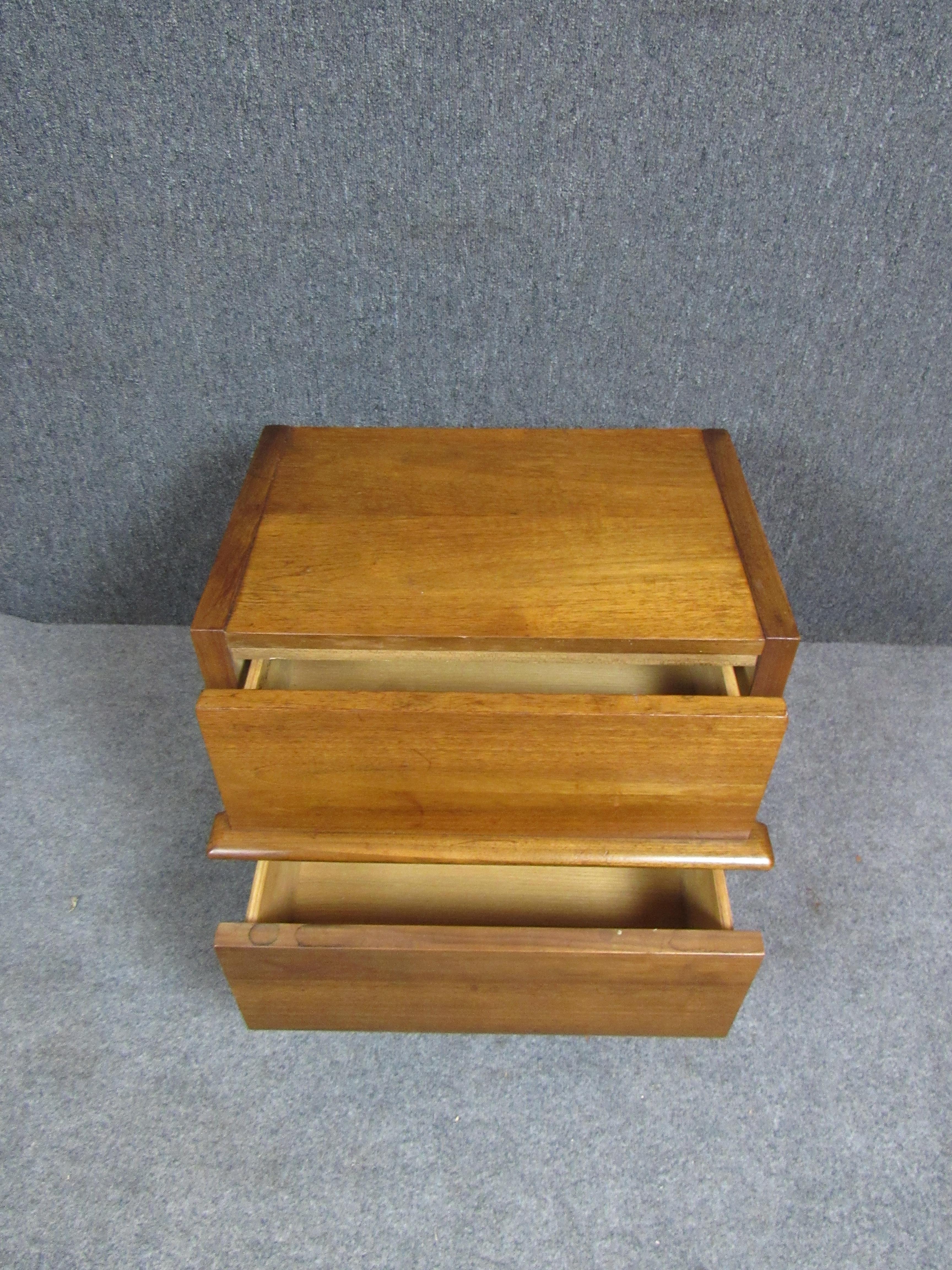 Mid-Century Modern American of Martinsville Sculpted Walnut Nightstand For Sale