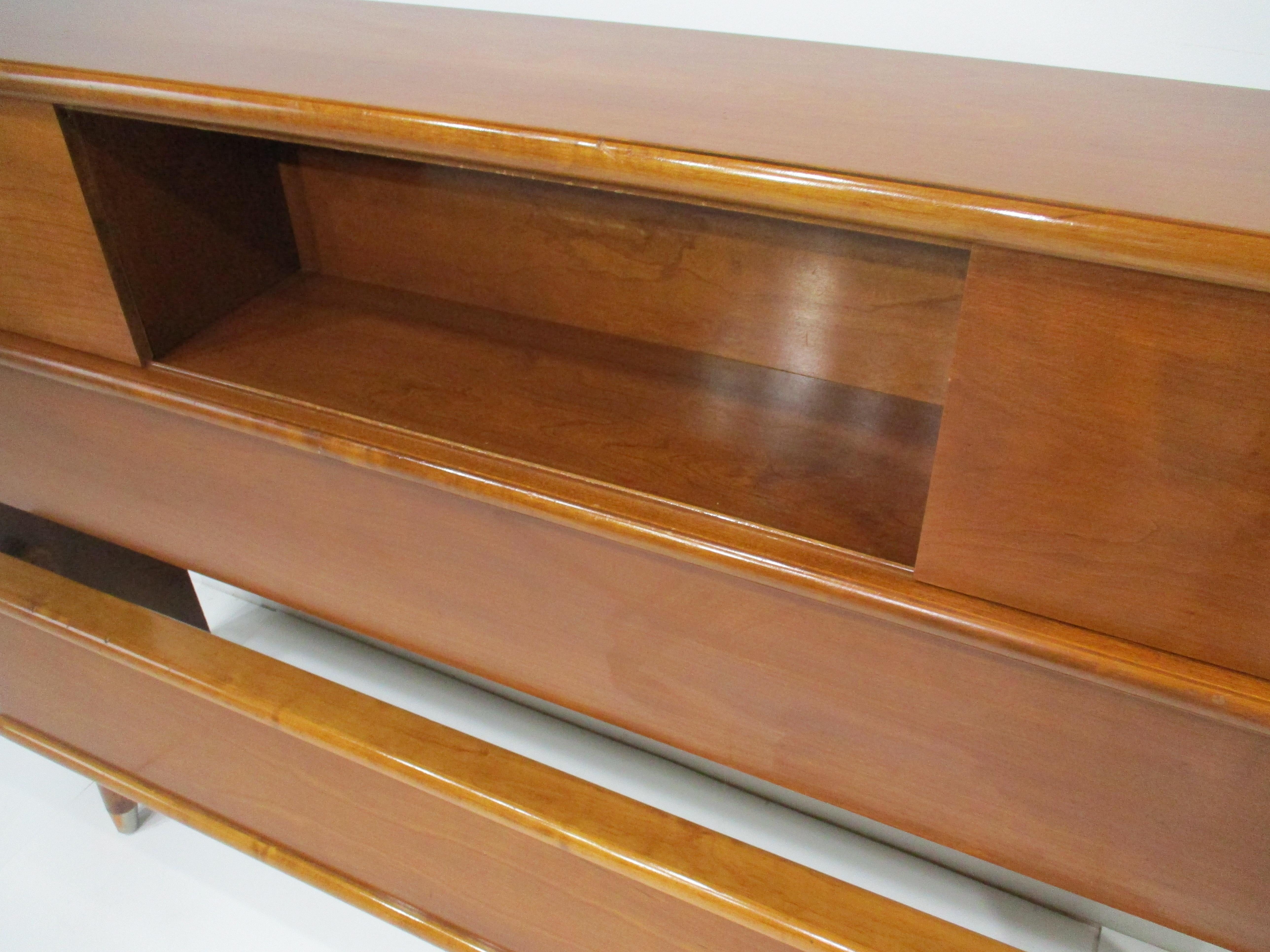 American of Martinsville gestylt Mid Century Full / Queen Kopfteil & Fußteil im Zustand „Gut“ im Angebot in Cincinnati, OH