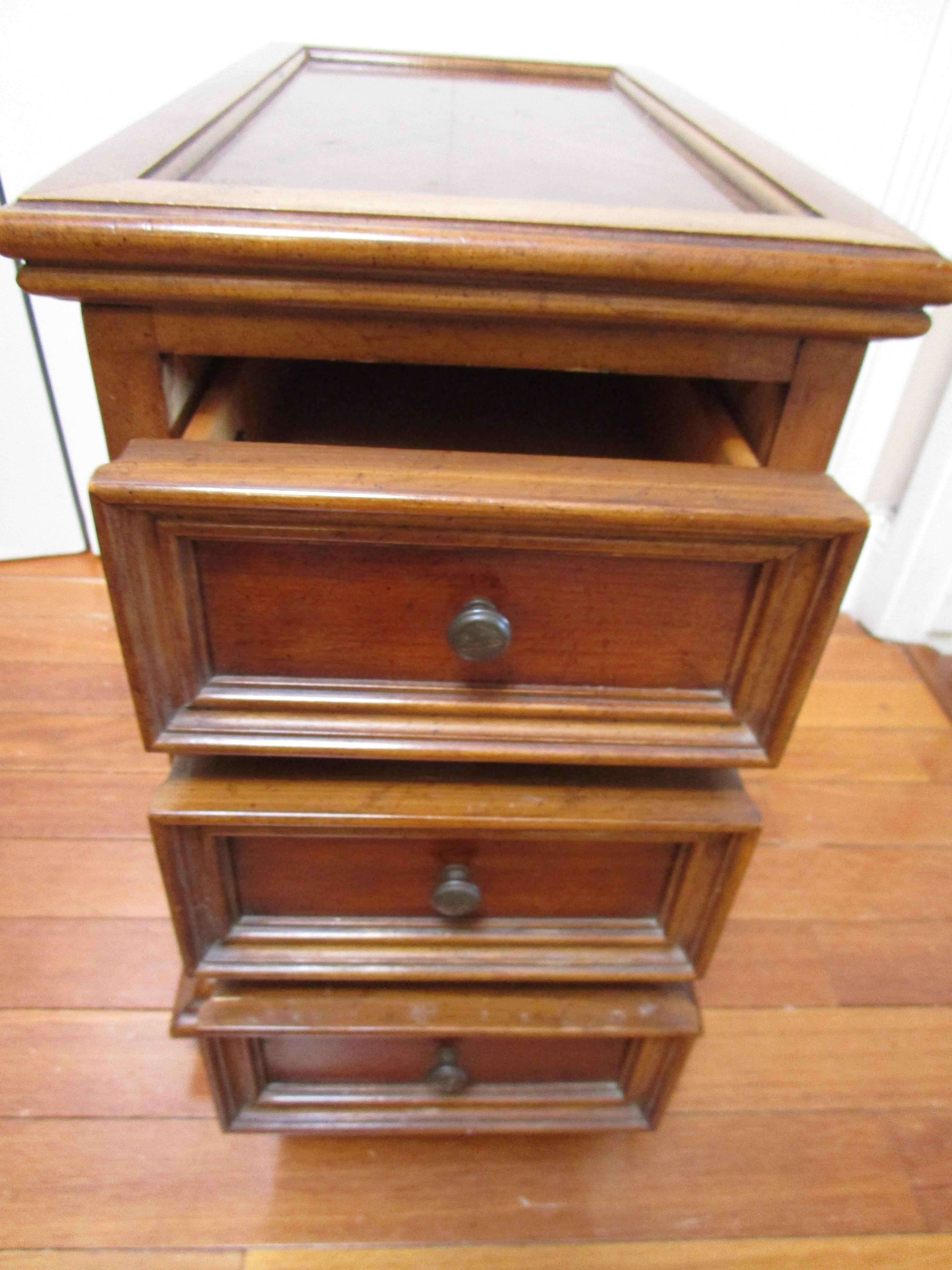 20th Century American of Martinsville Vintage Burl Wood, Cherry and Walnut 3-Drawer Cabinet For Sale