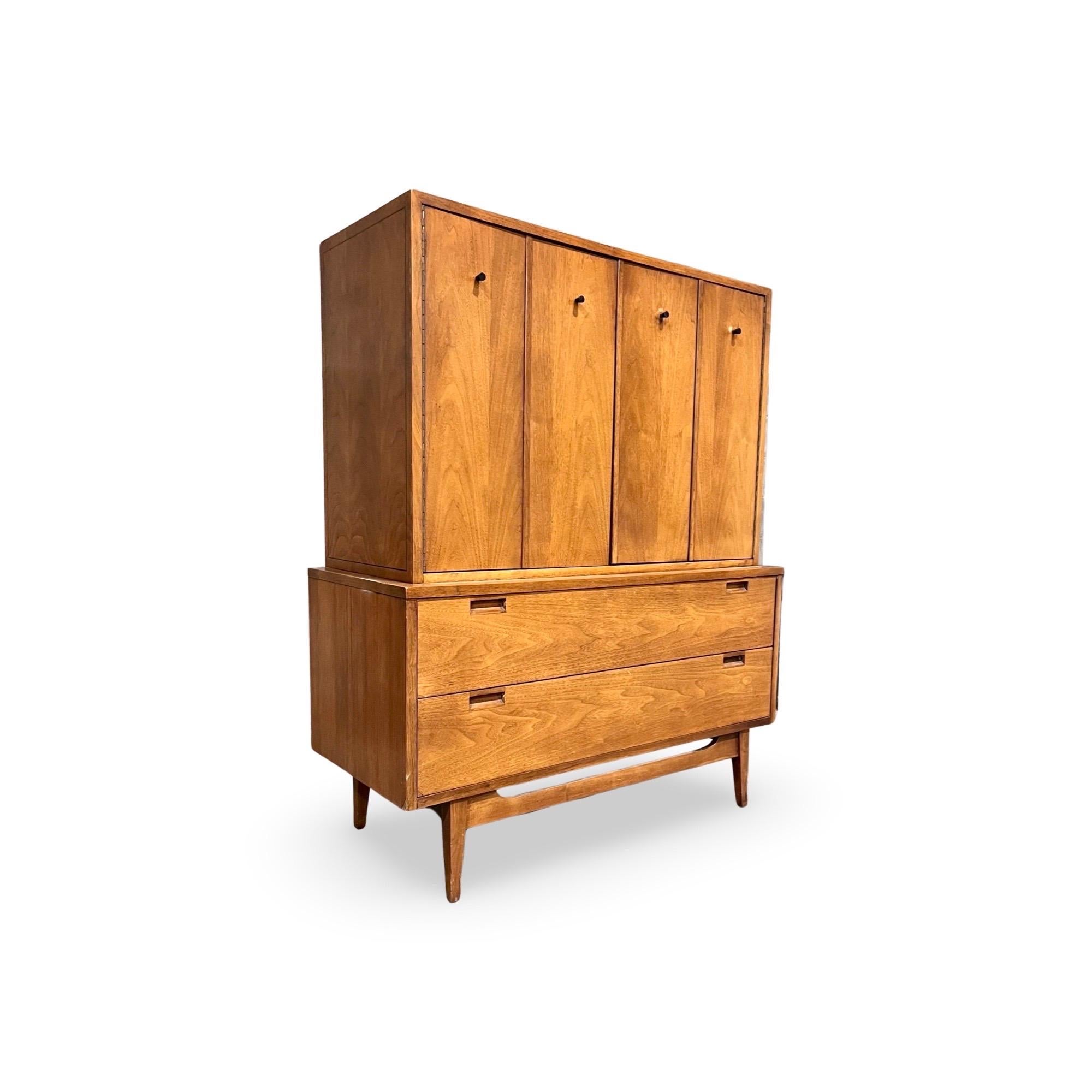 Mid-Century Modern American of Martinsville Vintage Mid Century Modern Highboy Dresser c. 1960s For Sale