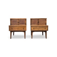 American of Martinsville Vintage Mid Century Modern Pair of Nightstands c. 1960s