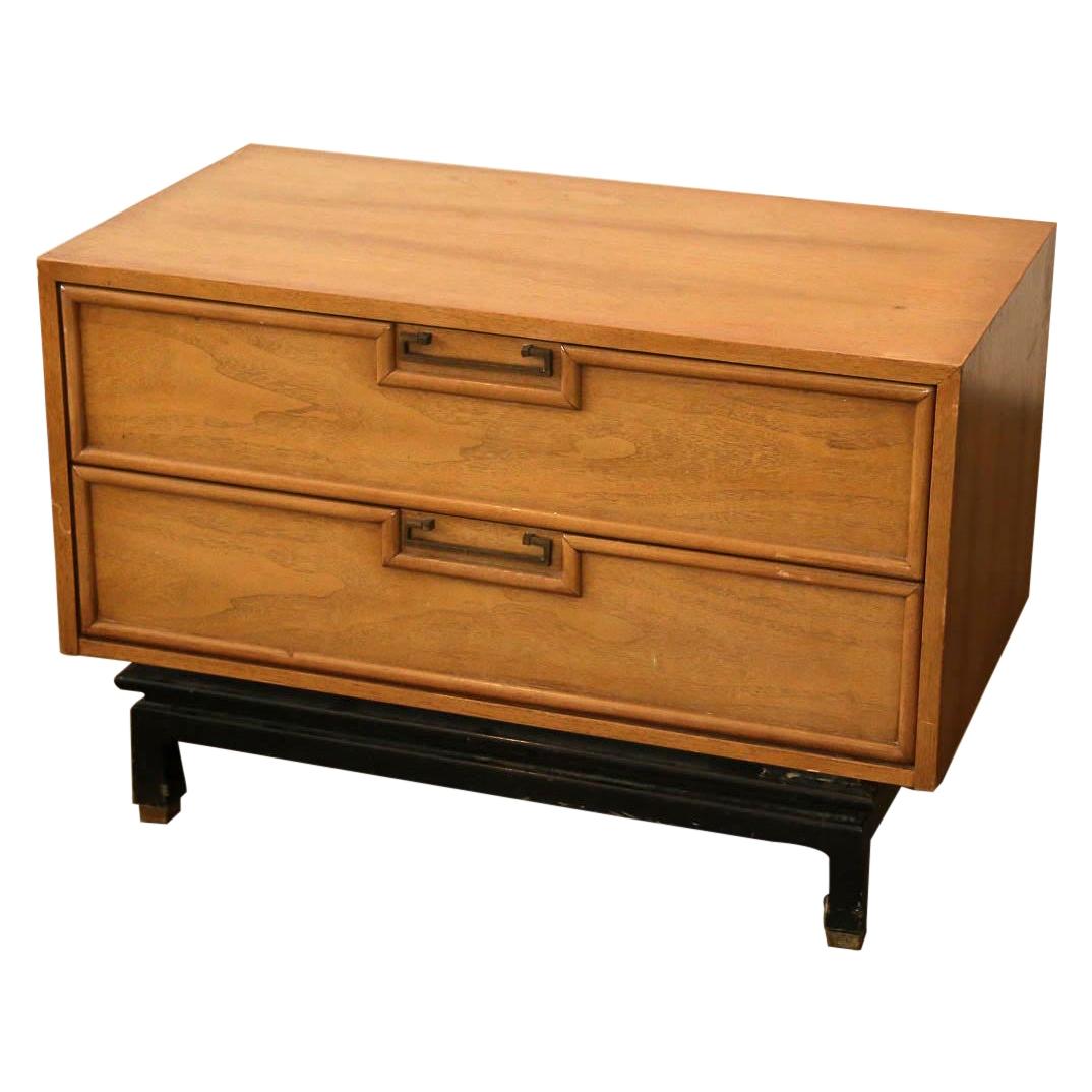 American of Martinsville Walnut Chinoiserie Style Bedside Table / Side Table For Sale