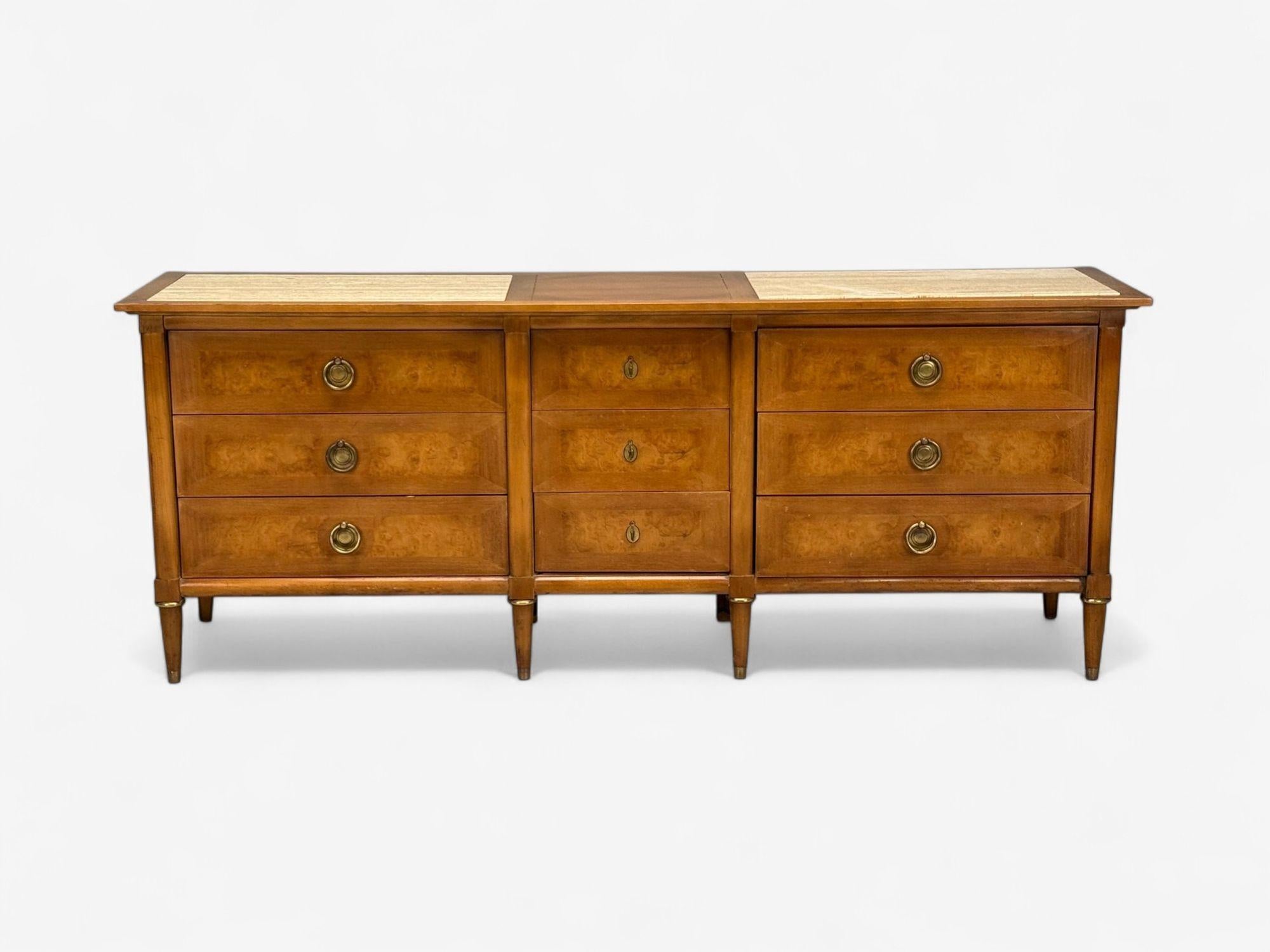 Mid-Century moderno American of Martinsville, Noce, Travertino, Credenza, USA, anni '60 in vendita