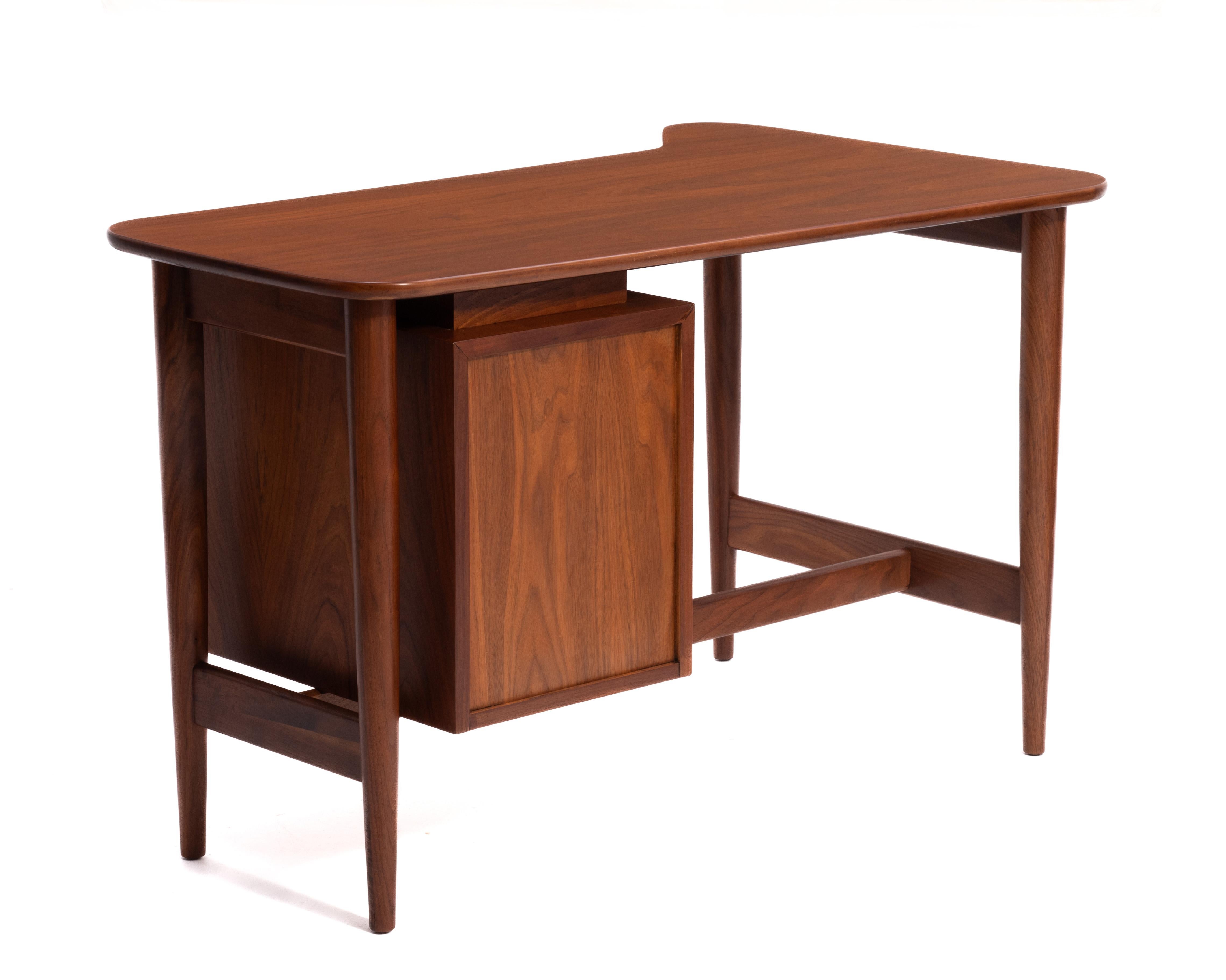 American of Martinsville Walnut Writing Desk Merton Gershun Mid Century Modern 1