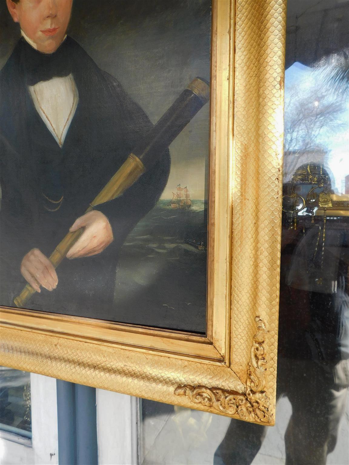 Óleo americano sobre lienzo Capitán de barco con catalejo en orig, marco dorado, c. 1840 en Excelente estado para la venta en Charleston, SC
