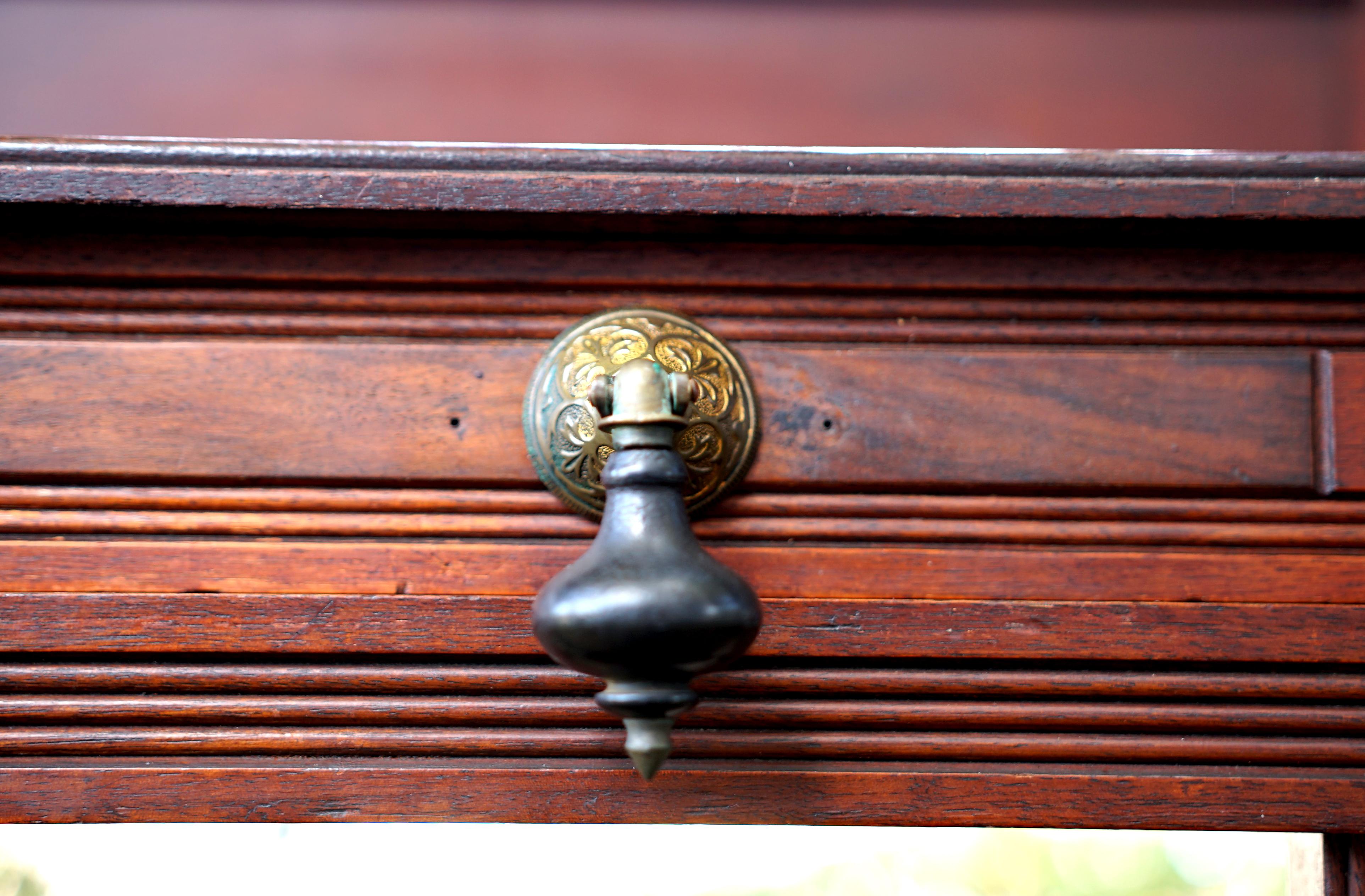 American or English Antique Aesthetic Movement Mahogany Hall Tree, Coat Stand For Sale 7