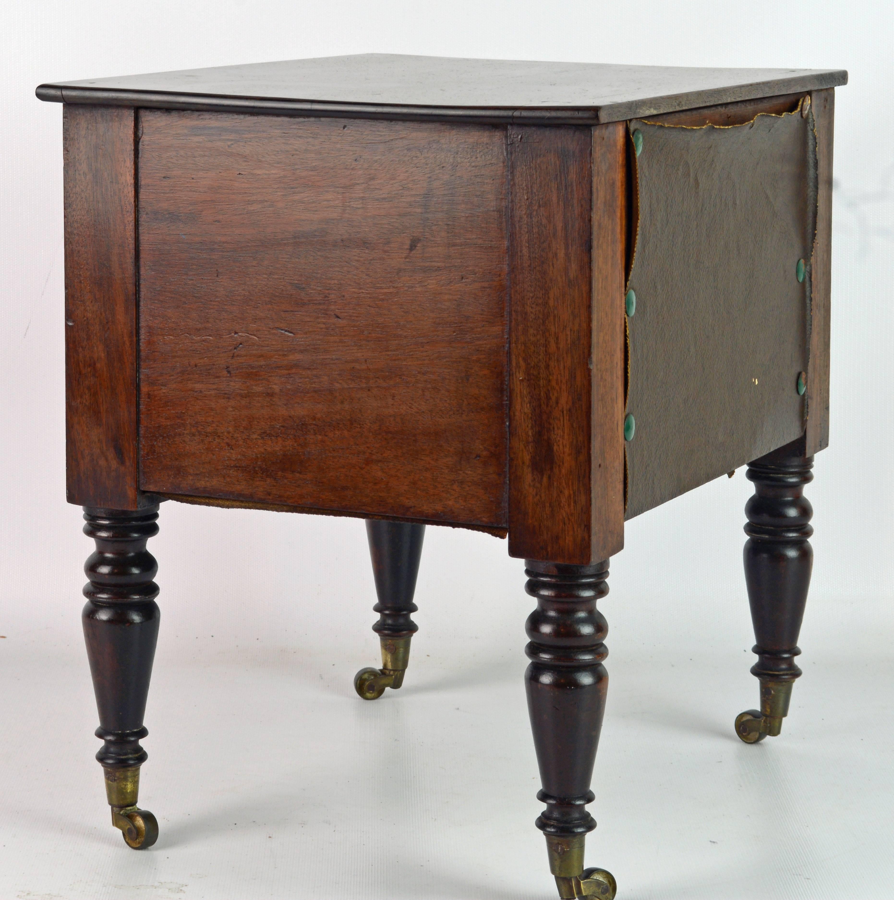 American, Pa. 19th Century Mahogany Miniature Two-Drawer Chest on Turned Legs In Good Condition In Ft. Lauderdale, FL