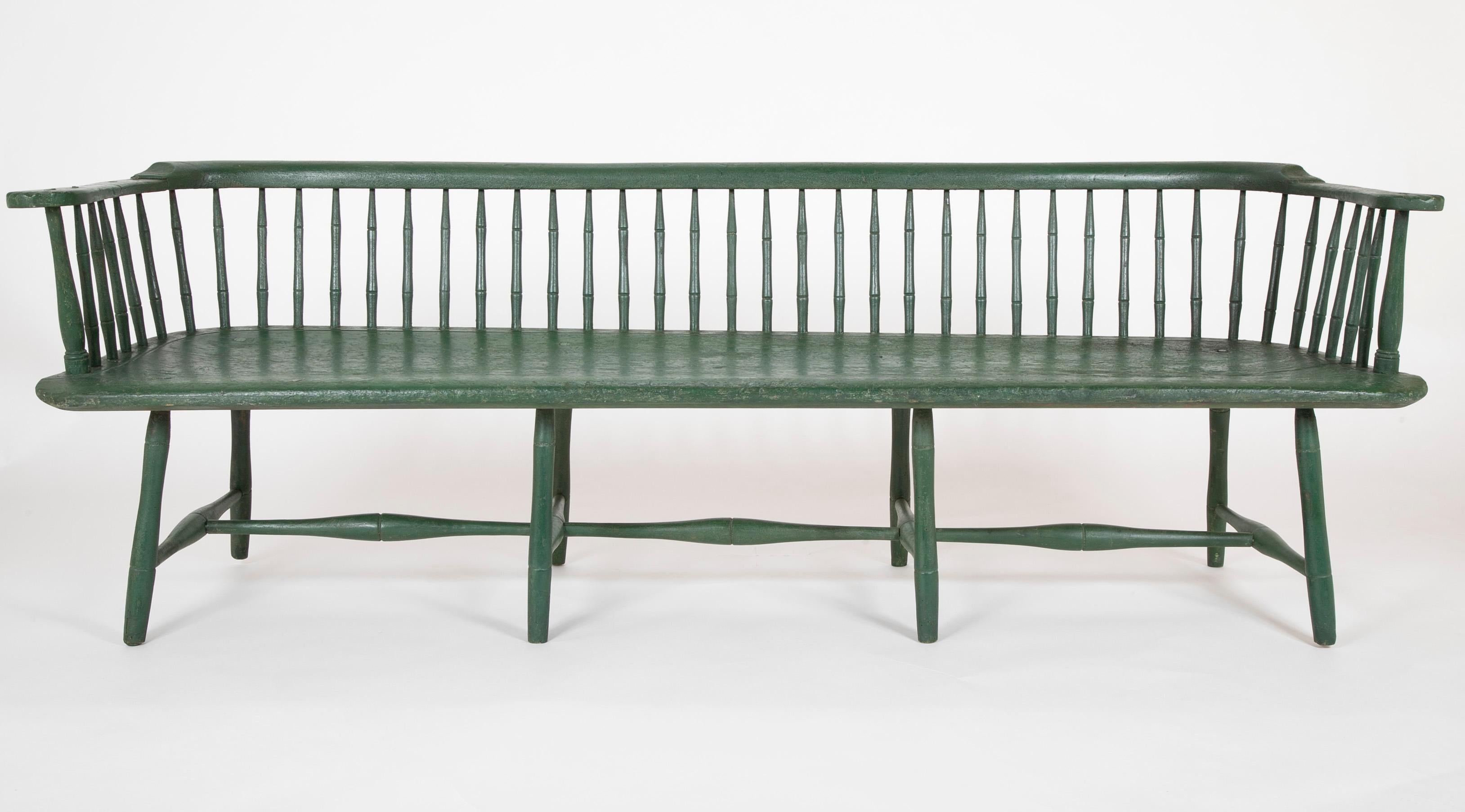 American Painted Windsor Bench, circa 1790-1810 In Good Condition In Stamford, CT