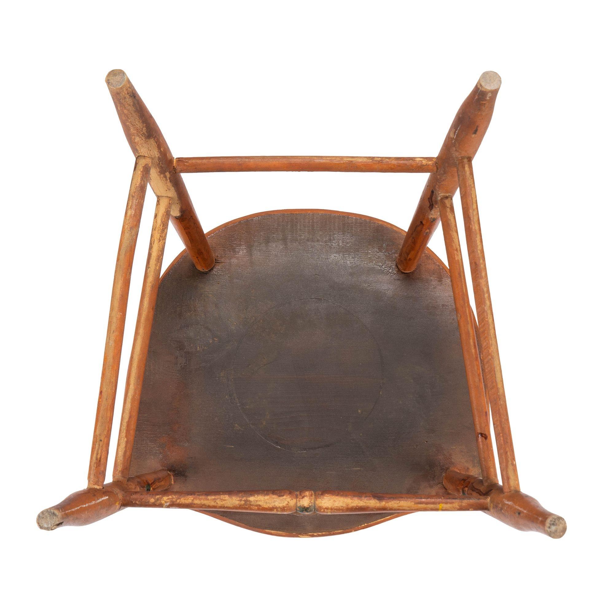 Chaise de capitaine Windsor peinte américaine, vers 1820 en vente 3