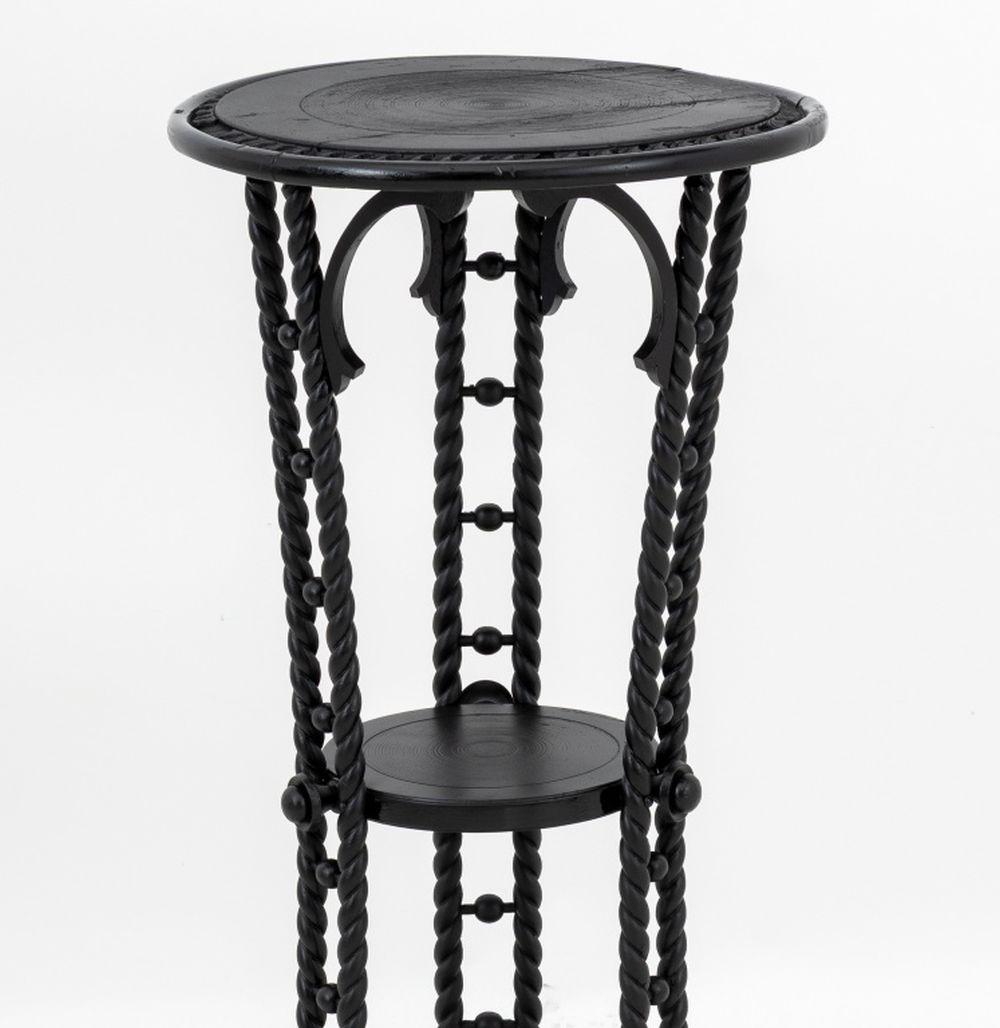 American Craftsman Piédestal américain en bois peint et composition en vente