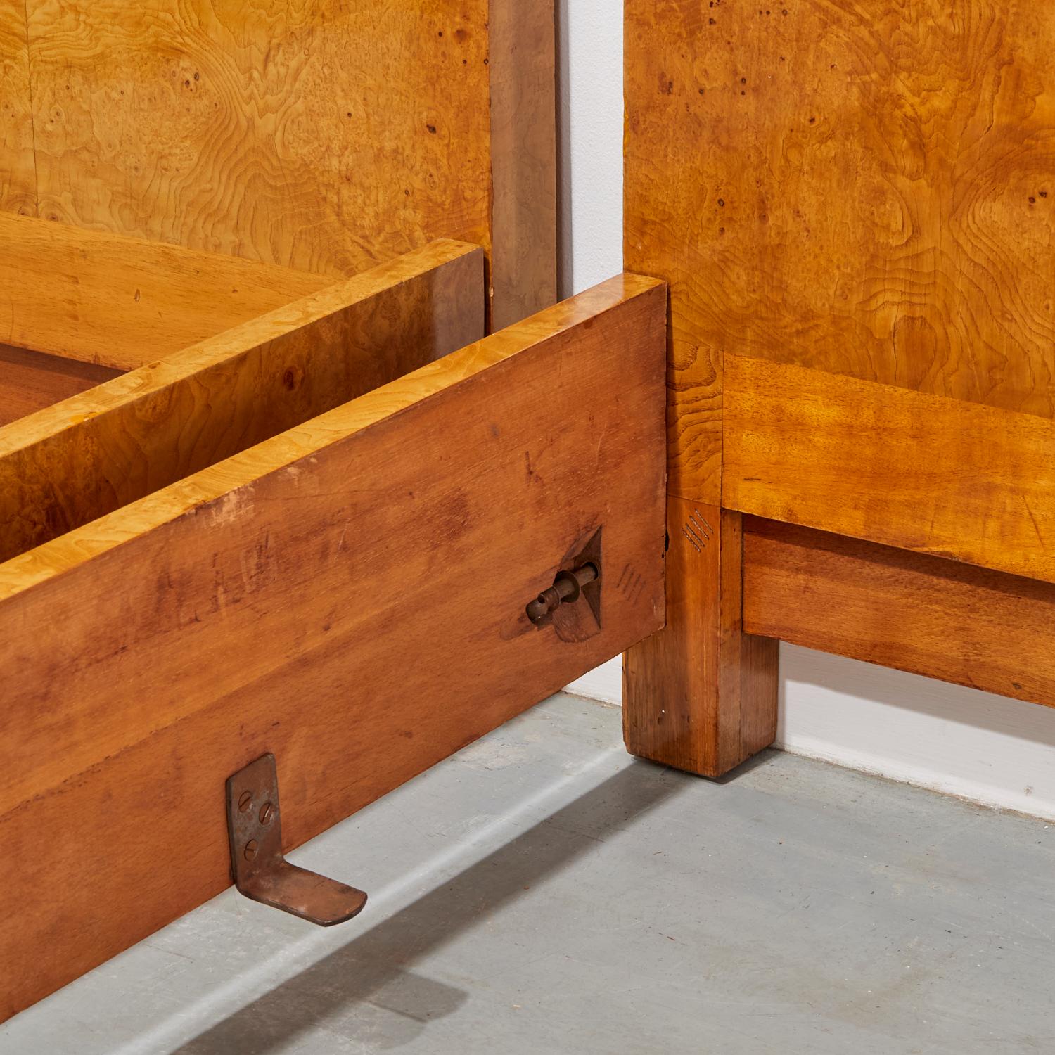 American Pair of Art Deco Burlwood Twin Bed Frames on Mahogany Plinths, c. 1930s For Sale 2
