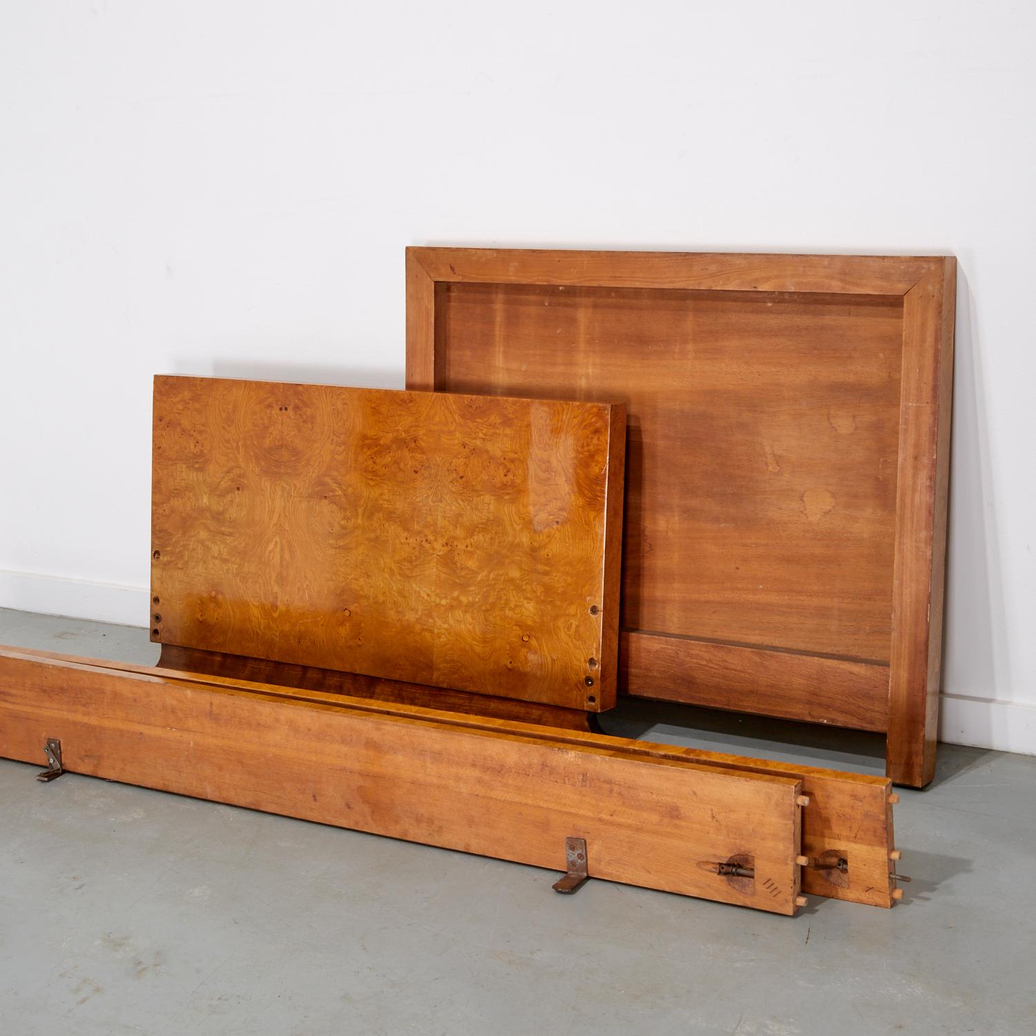 American Pair of Art Deco Burlwood Twin Bed Frames on Mahogany Plinths, c. 1930s For Sale 3