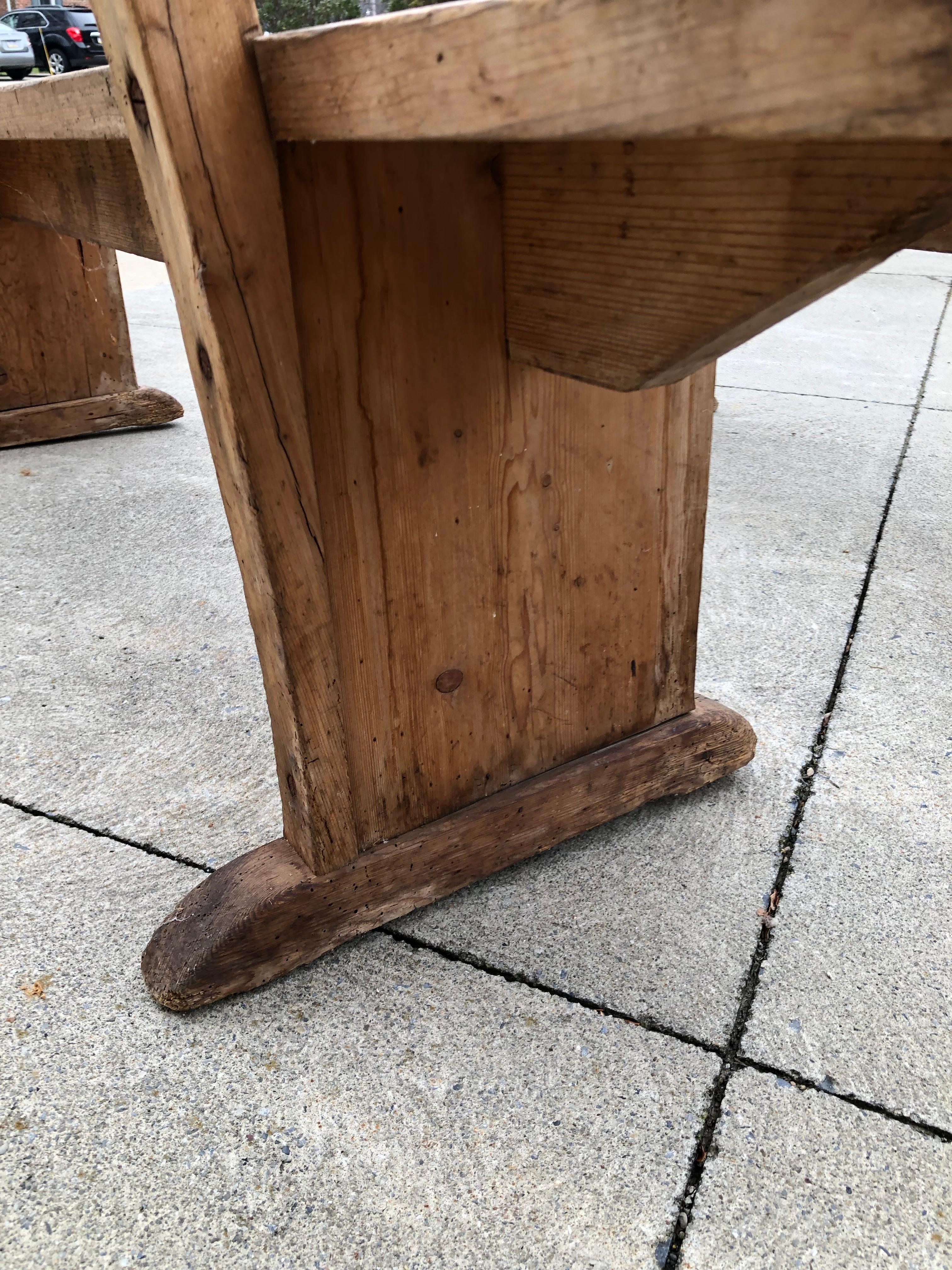 Mid-18th Century American Pair of Baroque Shoe Foot Moravian Meeting House Benches, circa 1750 For Sale