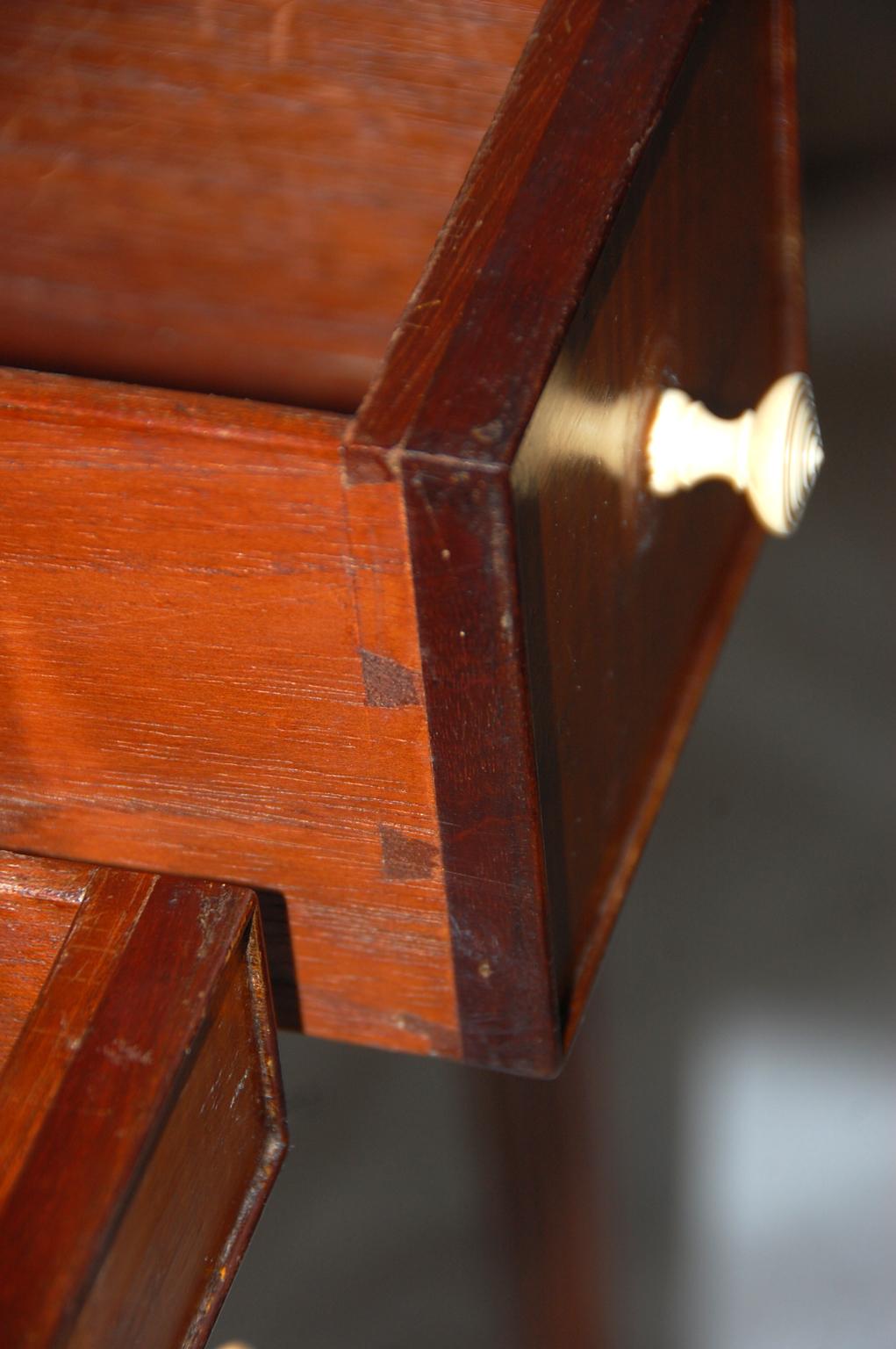 American Pair of Boston Sheraton Worktables in Mahogany and Bird’s-Eye Maple 3