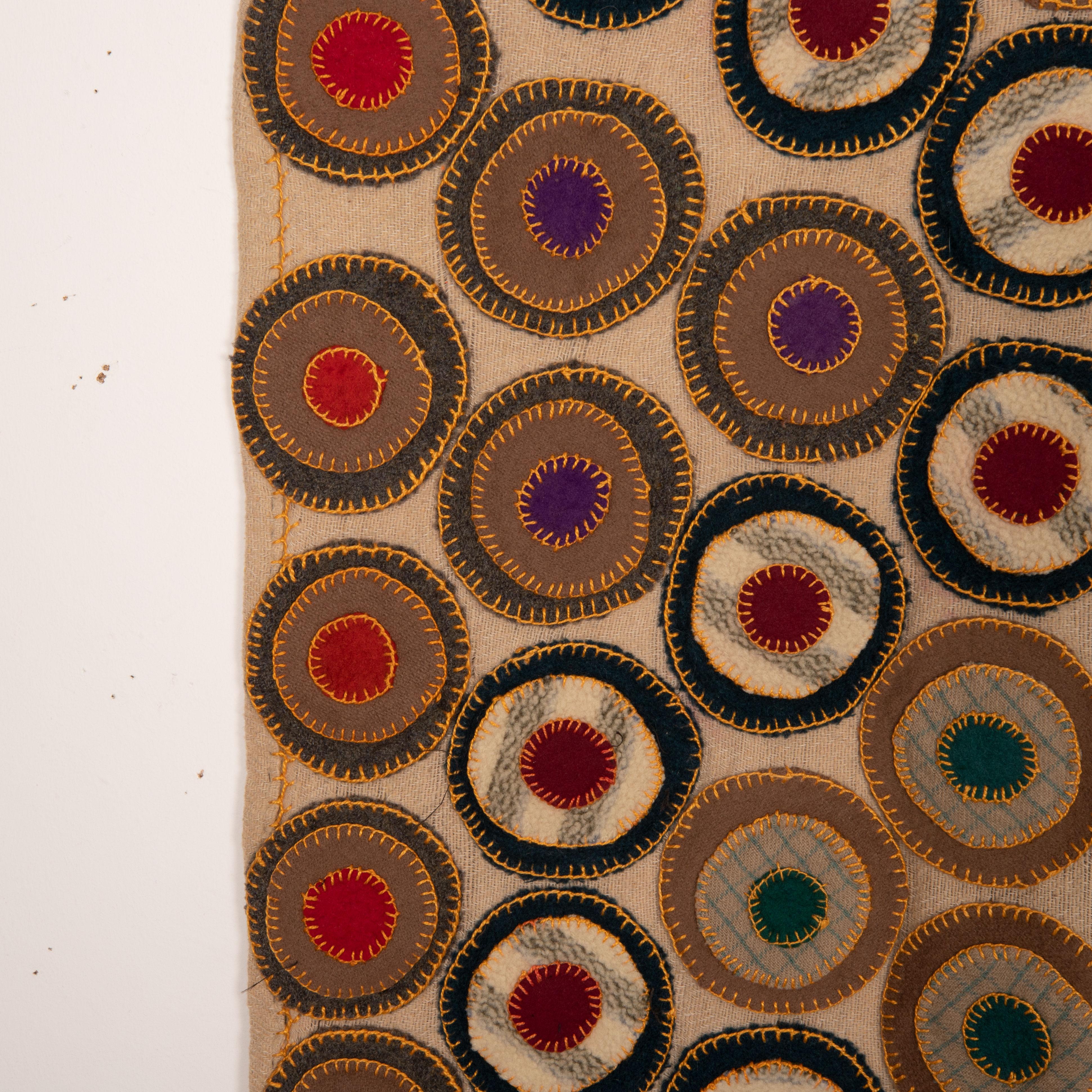American Penny Rug, 1930 / 40s In Good Condition For Sale In Istanbul, TR
