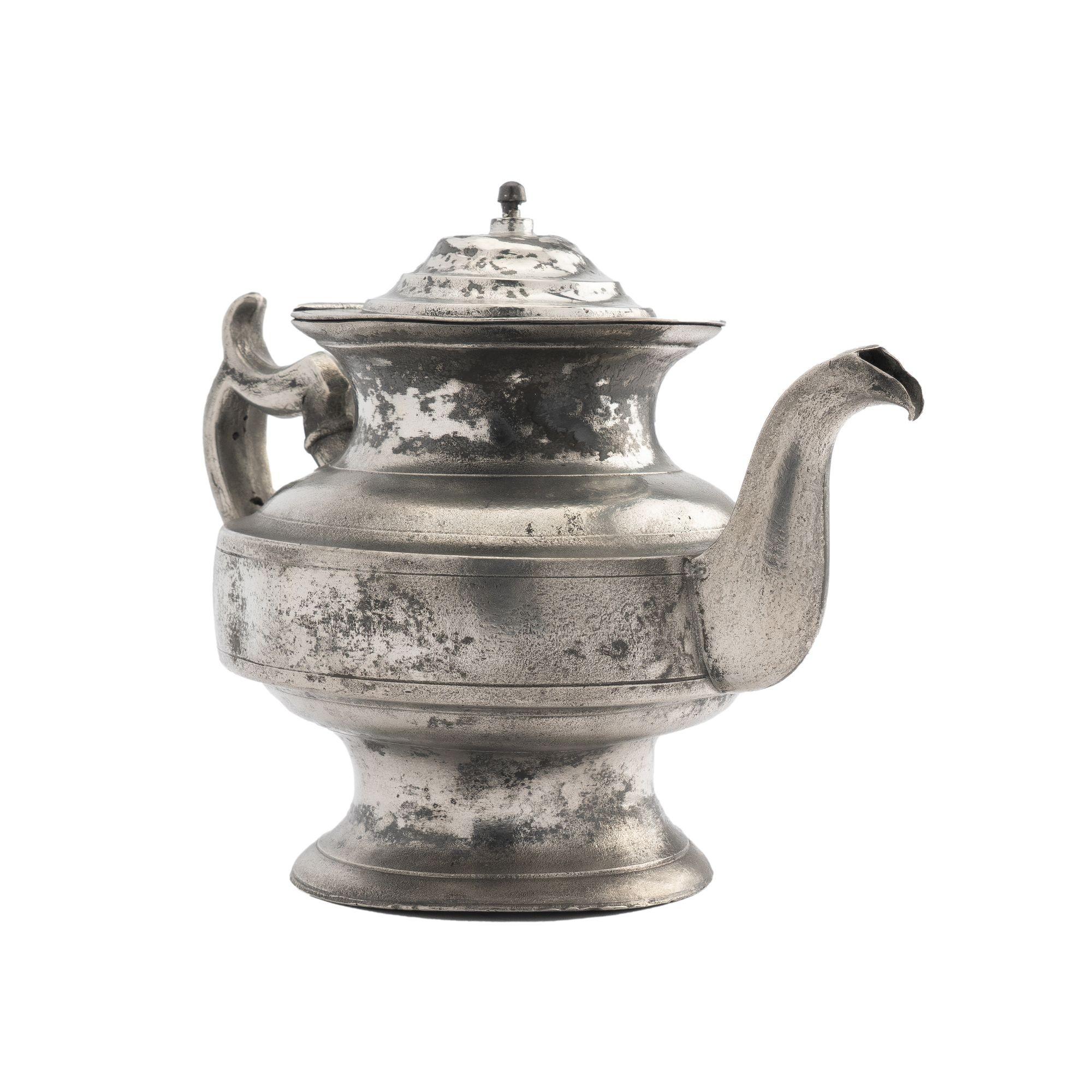 American Classical American Pewter Tea Pot, 1820 For Sale