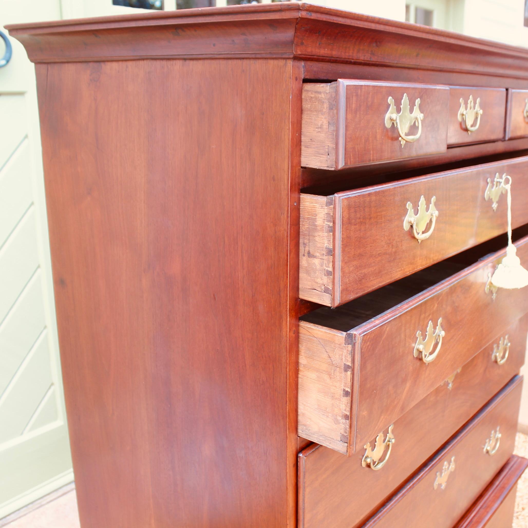 American (Philadelphia) Walnut Chest On Frame With Stocking Feet, Ca. 1750 In Good Condition For Sale In Free Union, VA