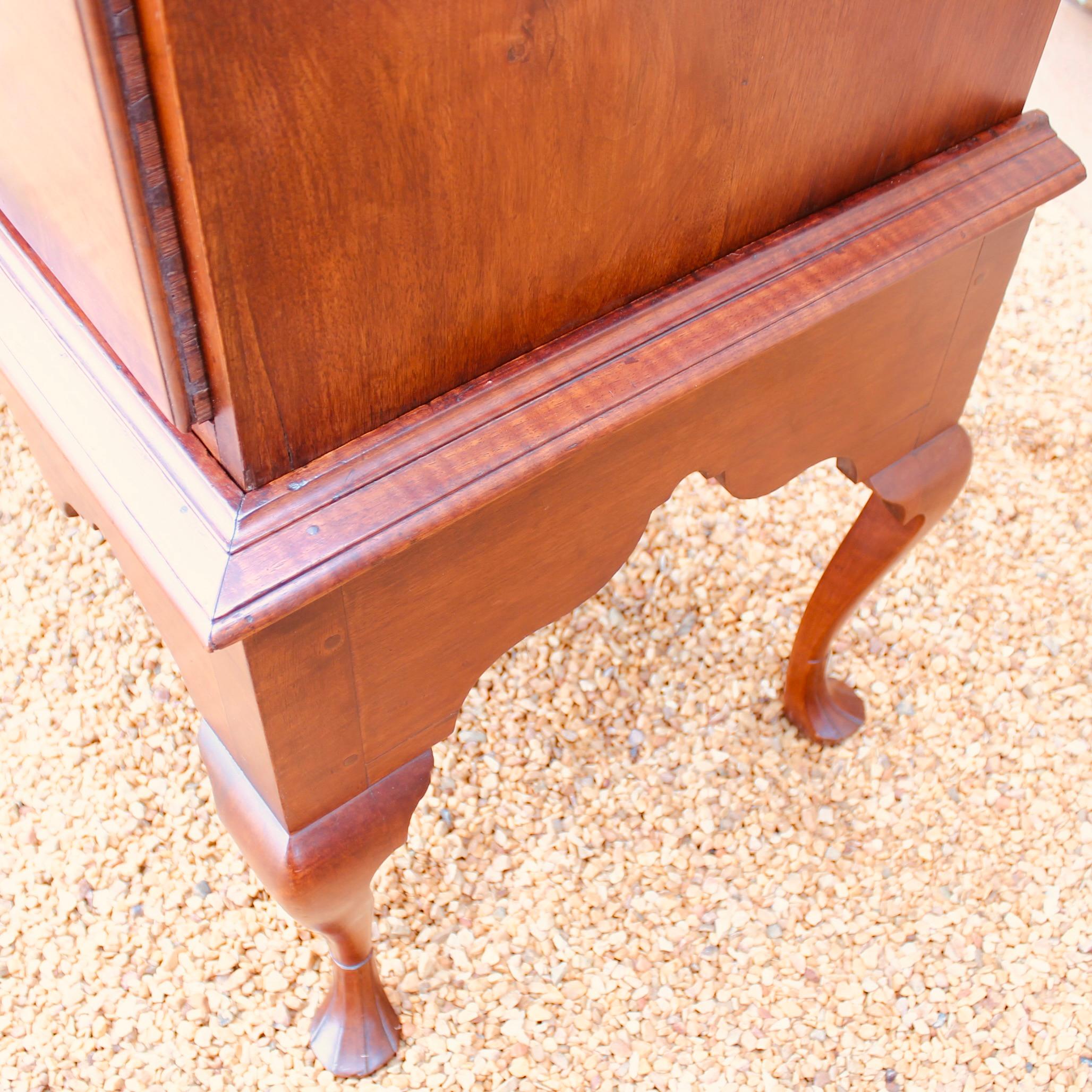 American (Philadelphia) Walnut Chest On Frame With Stocking Feet, Ca. 1750 For Sale 2