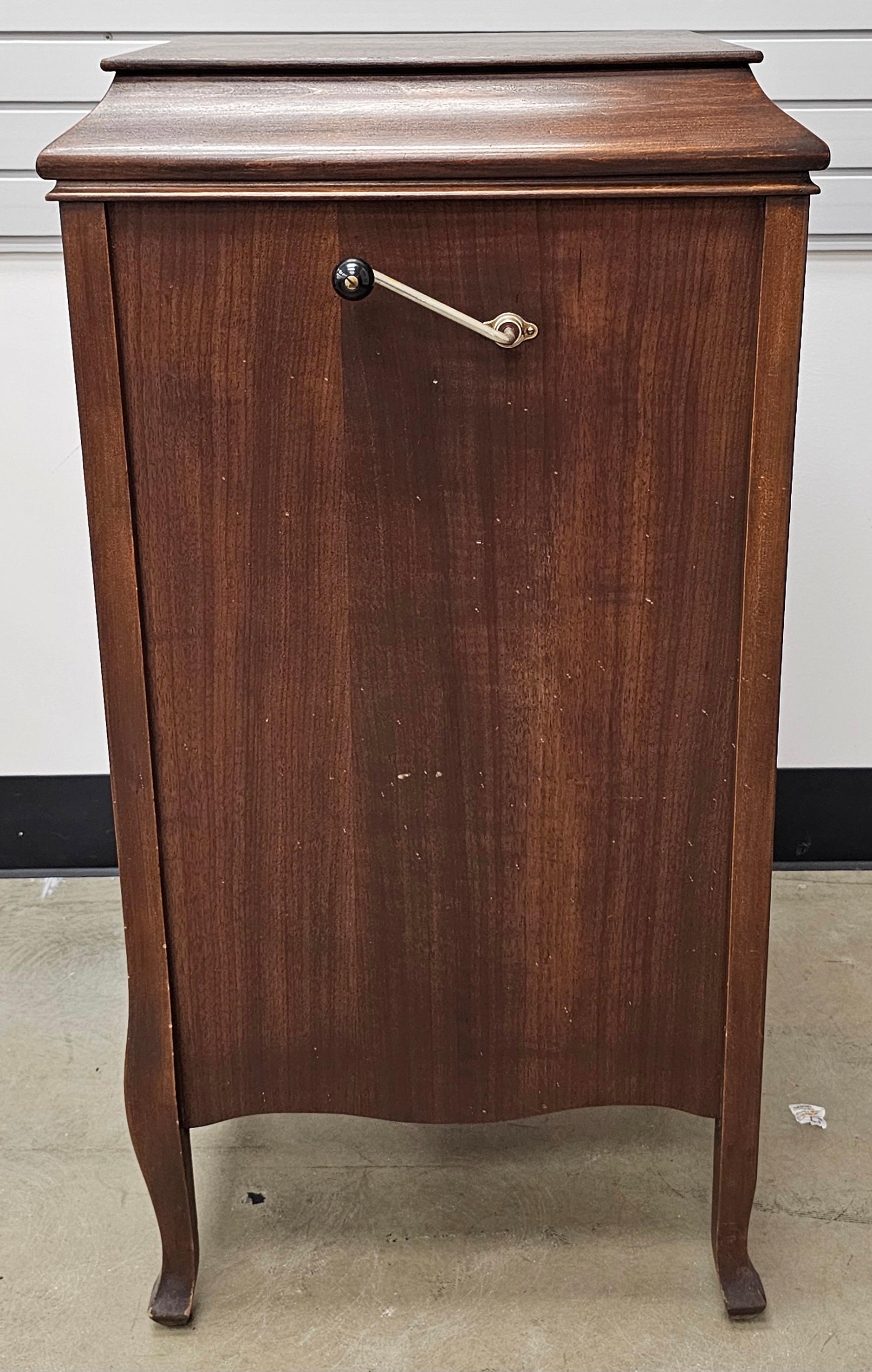 Cabinet per suonatori di fonogrammi americani di Columbia Grafonola in vendita 3