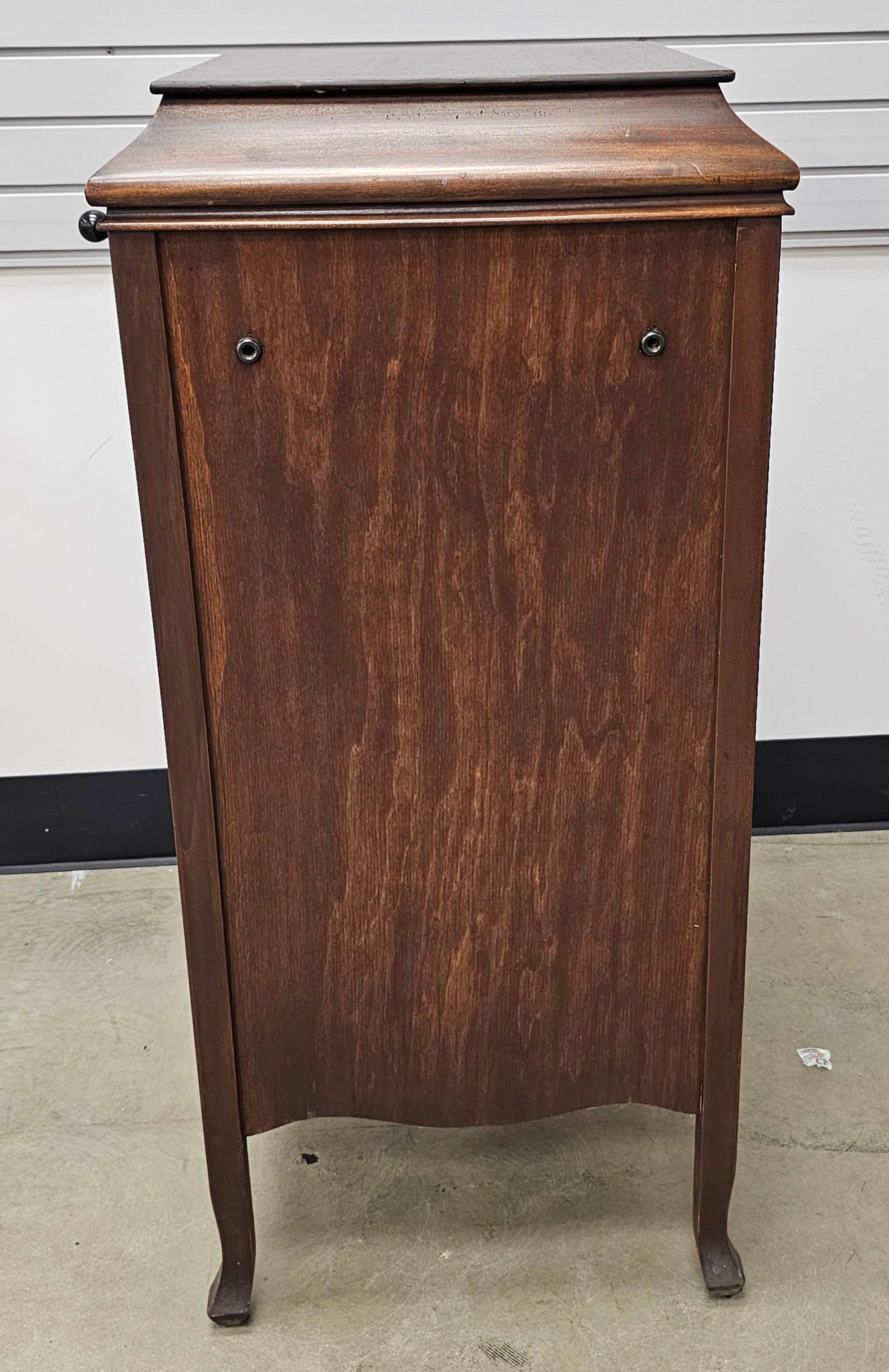 Cabinet per suonatori di fonogrammi americani di Columbia Grafonola in vendita 4