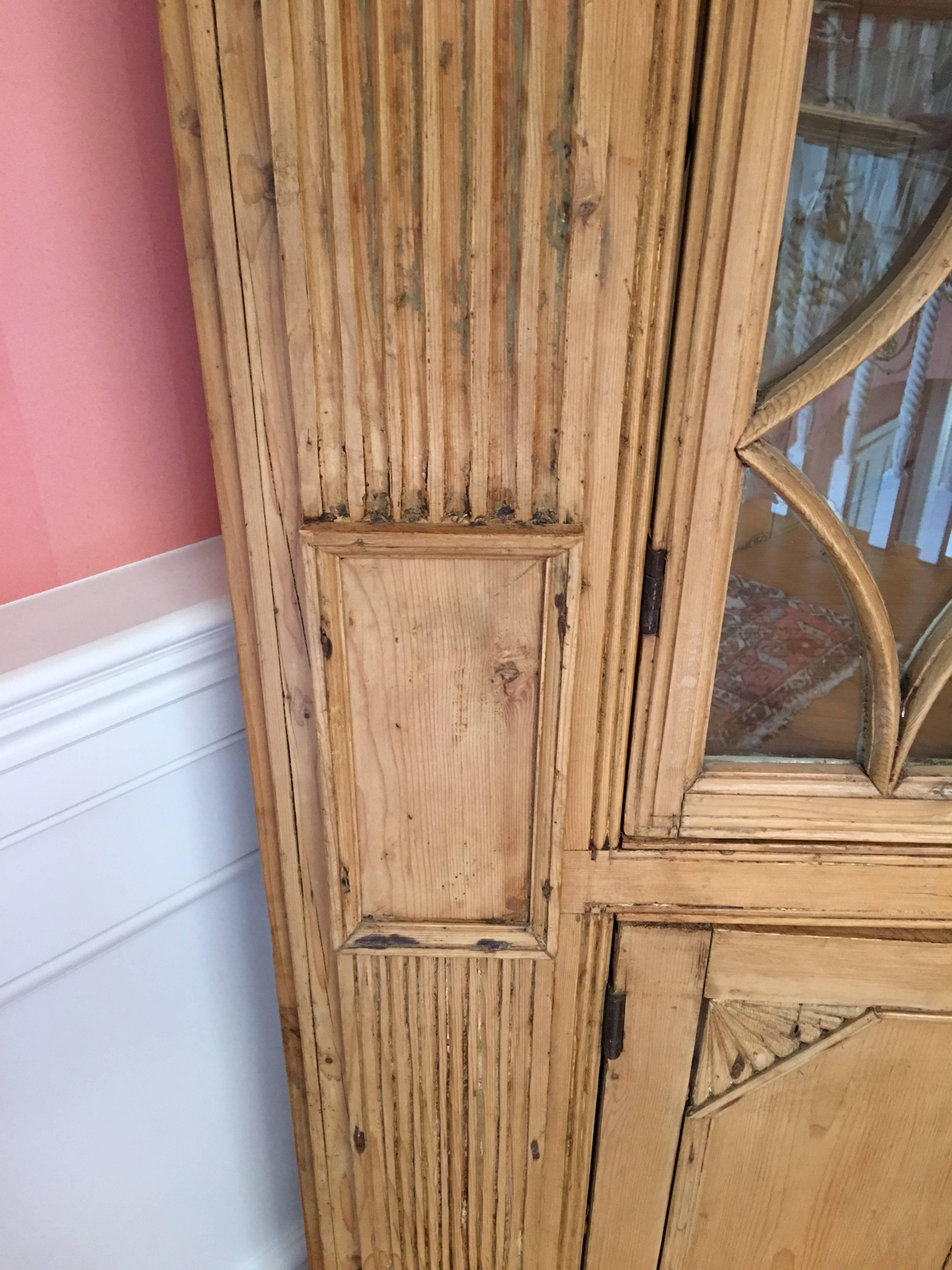 American Pine Corner Cupboard or Cabinet with Glass Doors, 19th Century 2