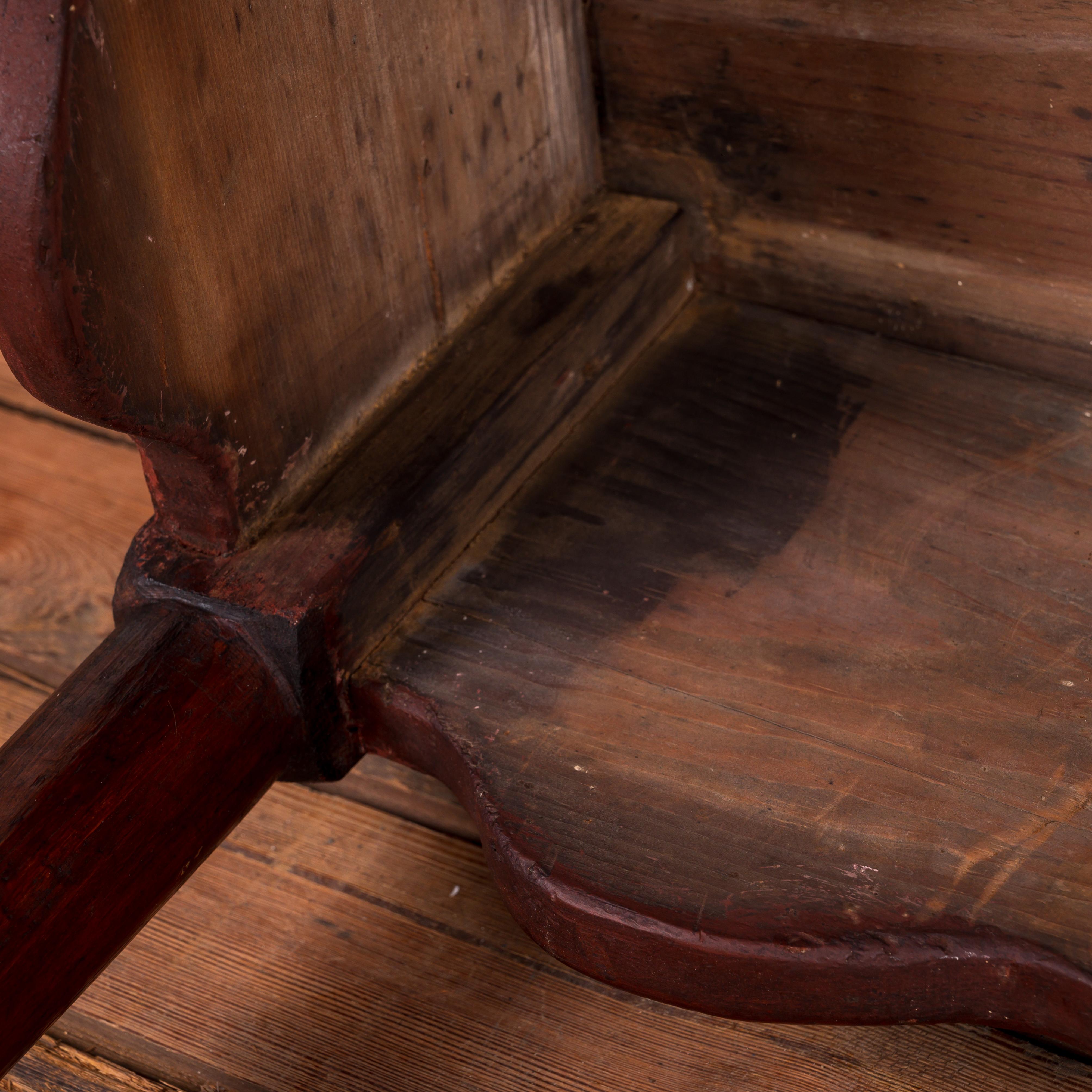 American Pine Scolloped Apron Side Table, 18th Century For Sale 8