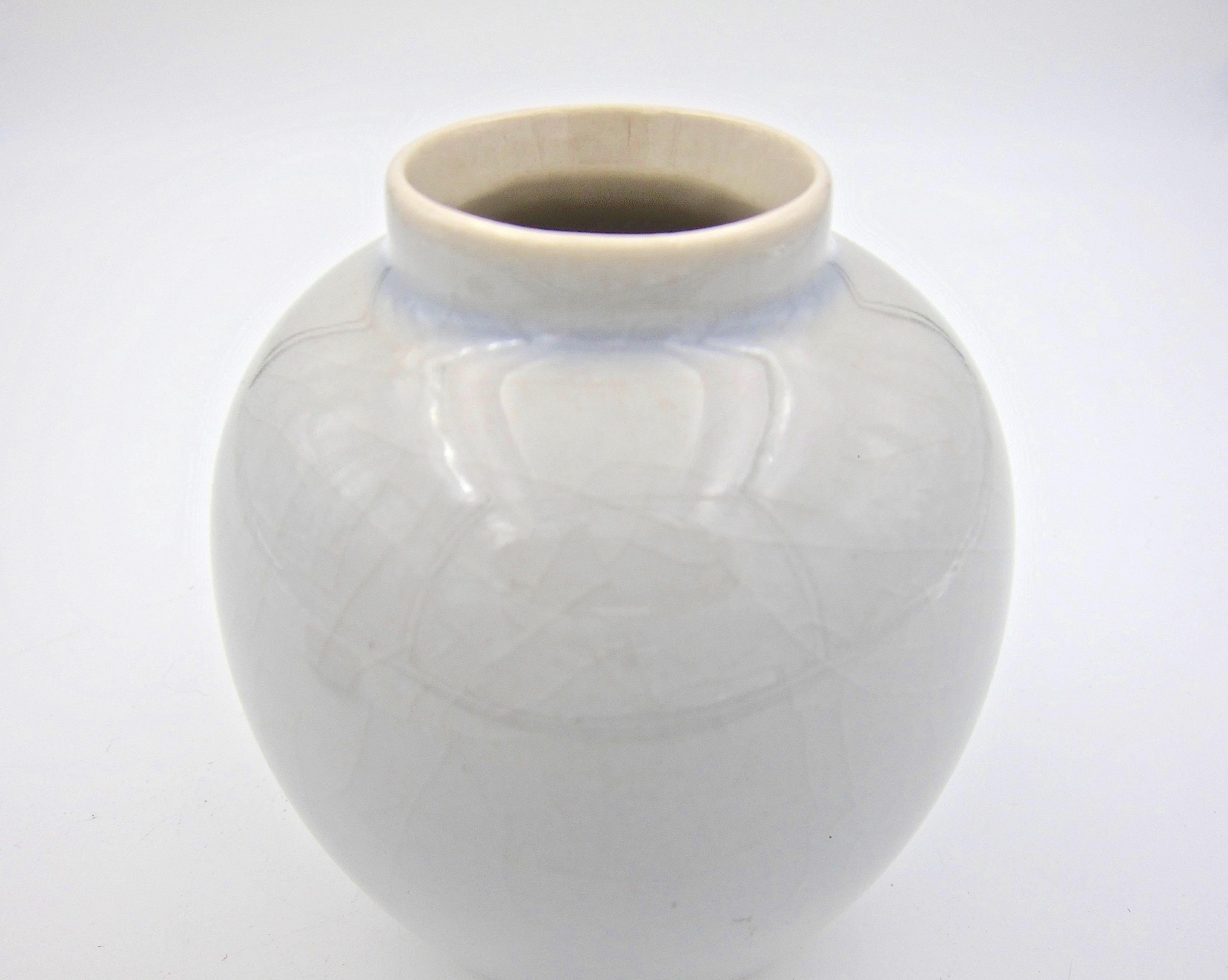 20th Century American Porcelain Ginger Jar with Craquelure Glaze by Rodney Rouse