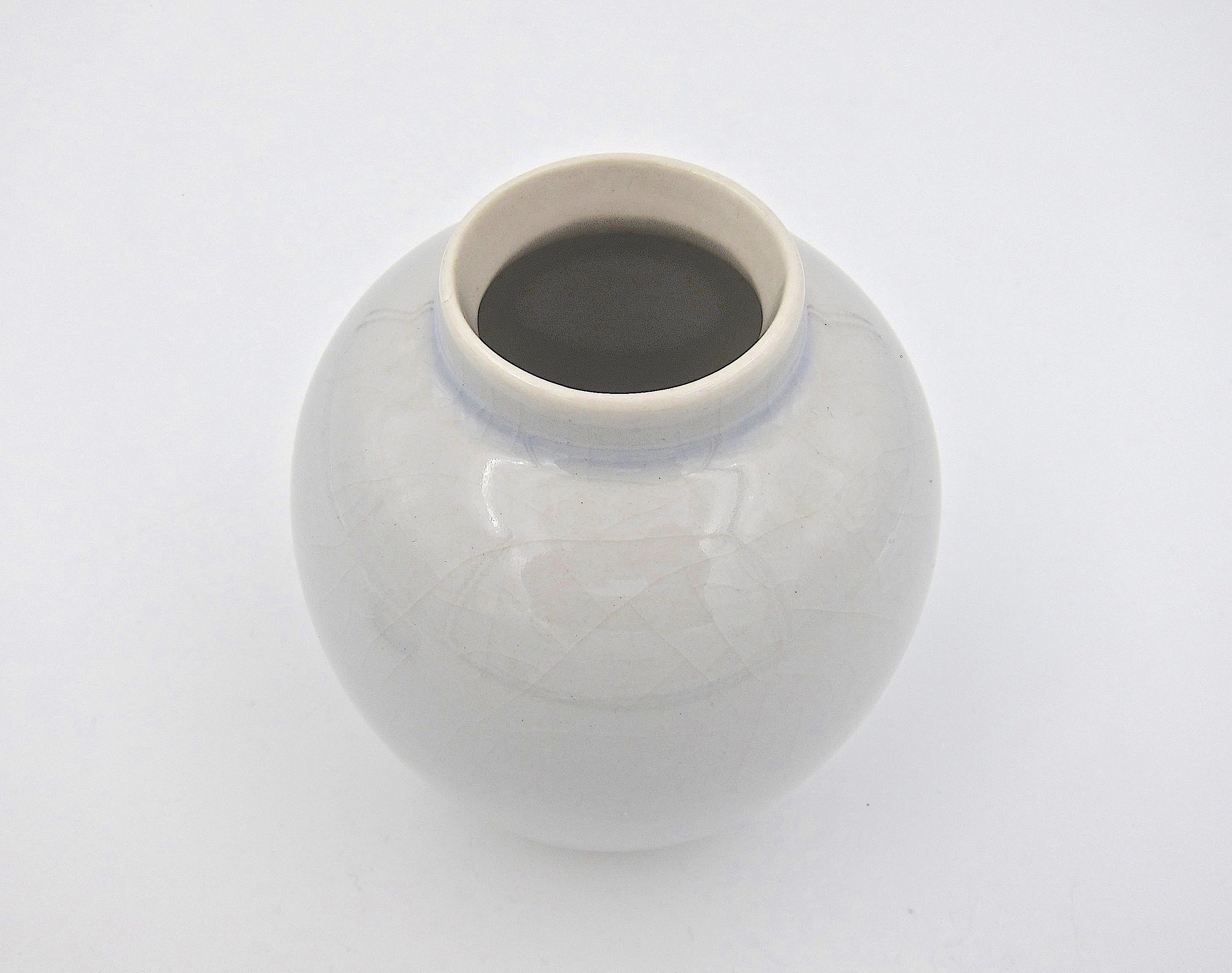 American Porcelain Ginger Jar with Craquelure Glaze by Rodney Rouse 1