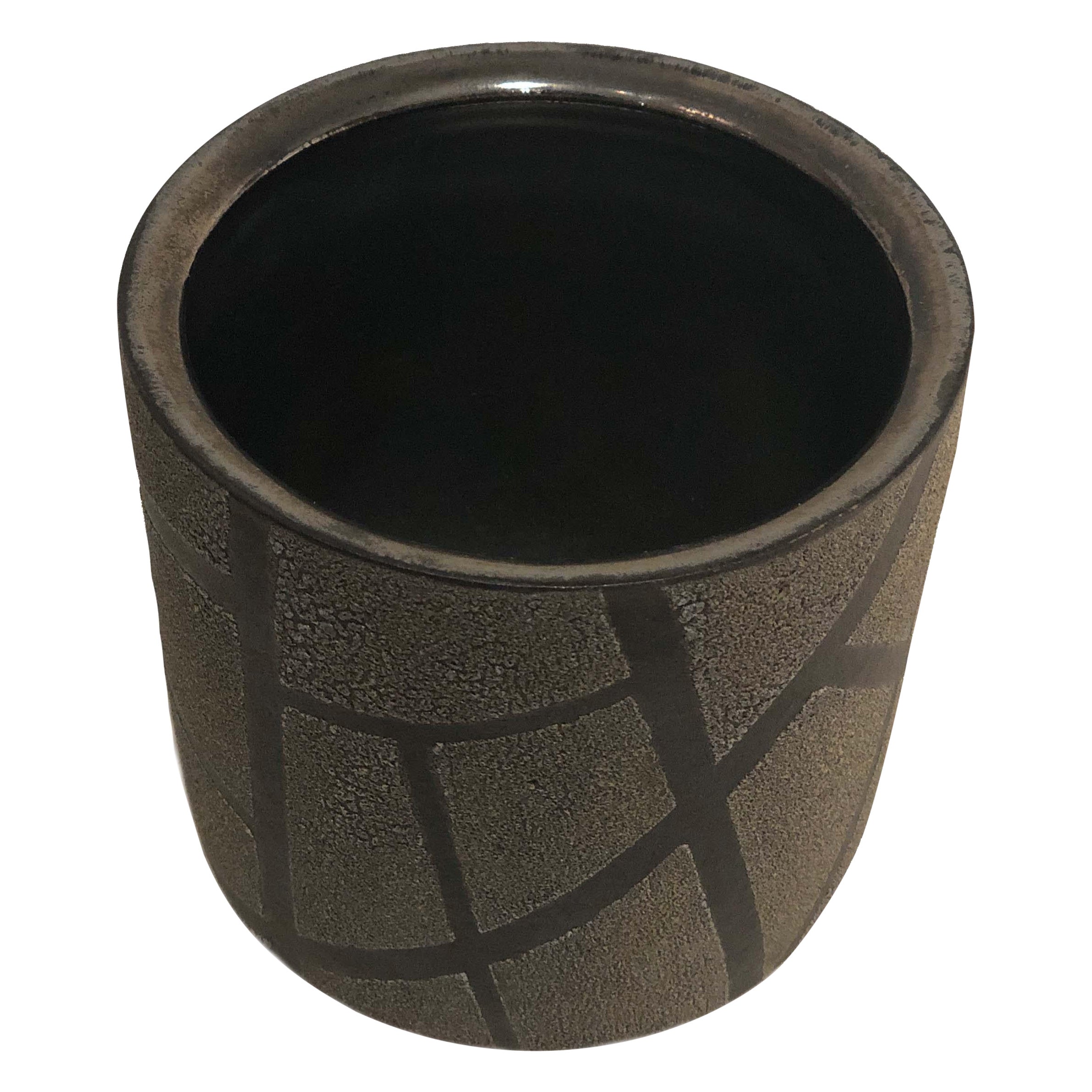 American Post-War Design Grey geometric glazed tapered cylindrical shaped ceramic and heavily textured vase (by GARY DI PASQUALE).
 