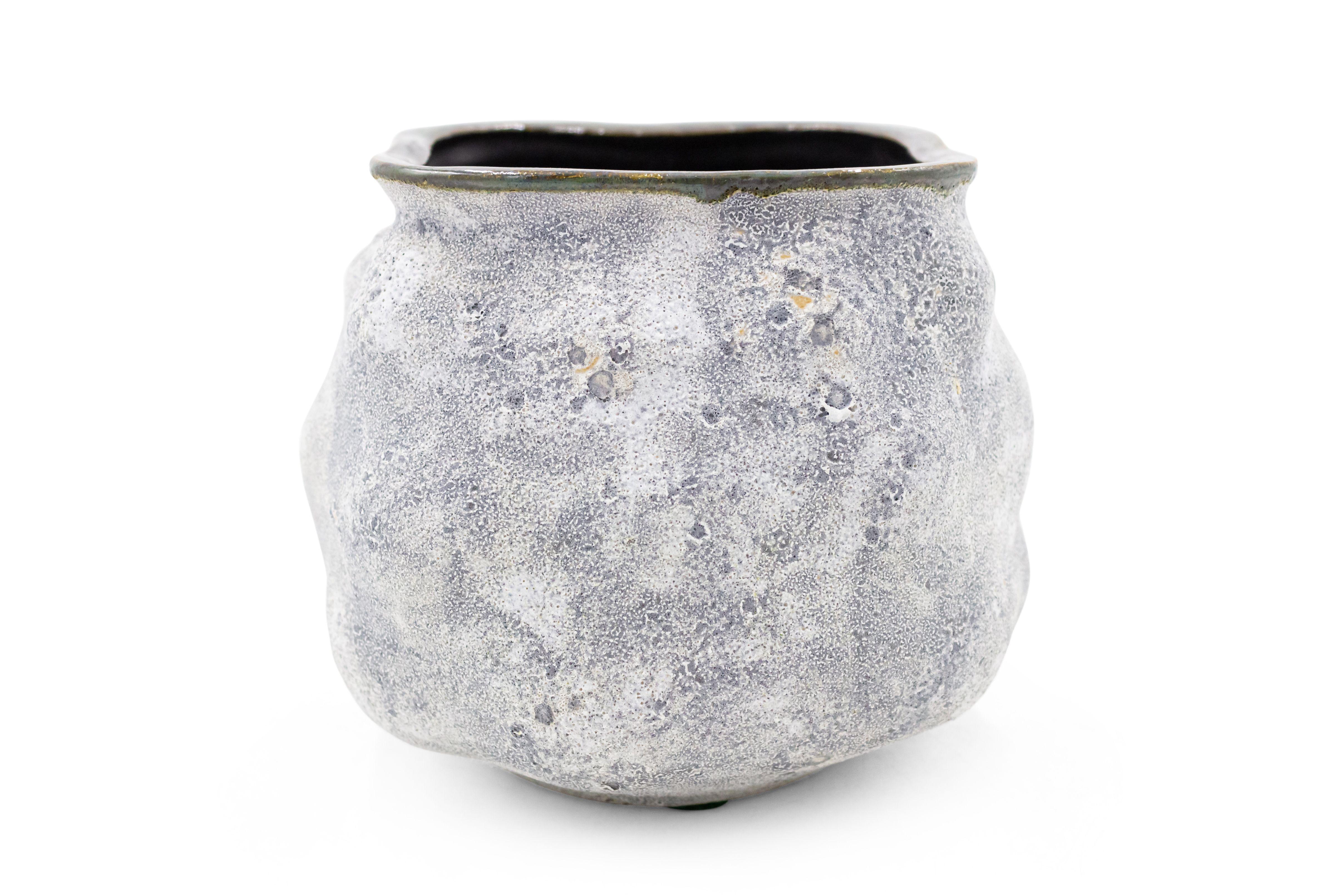 Moderno Vaso americano del dopoguerra Di Pasquale bianco strutturato in vendita