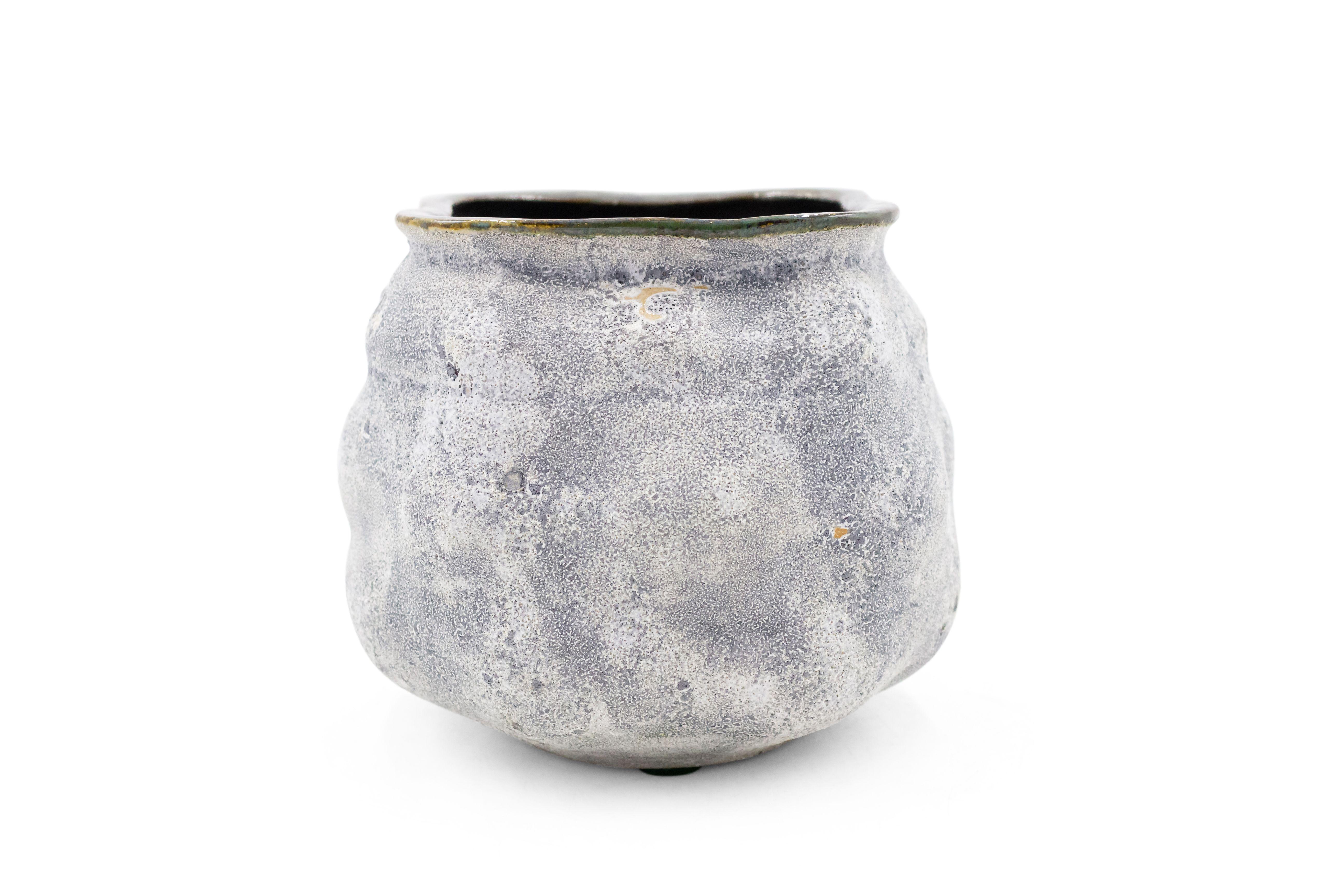 Vaso americano del dopoguerra Di Pasquale bianco strutturato in vendita 2