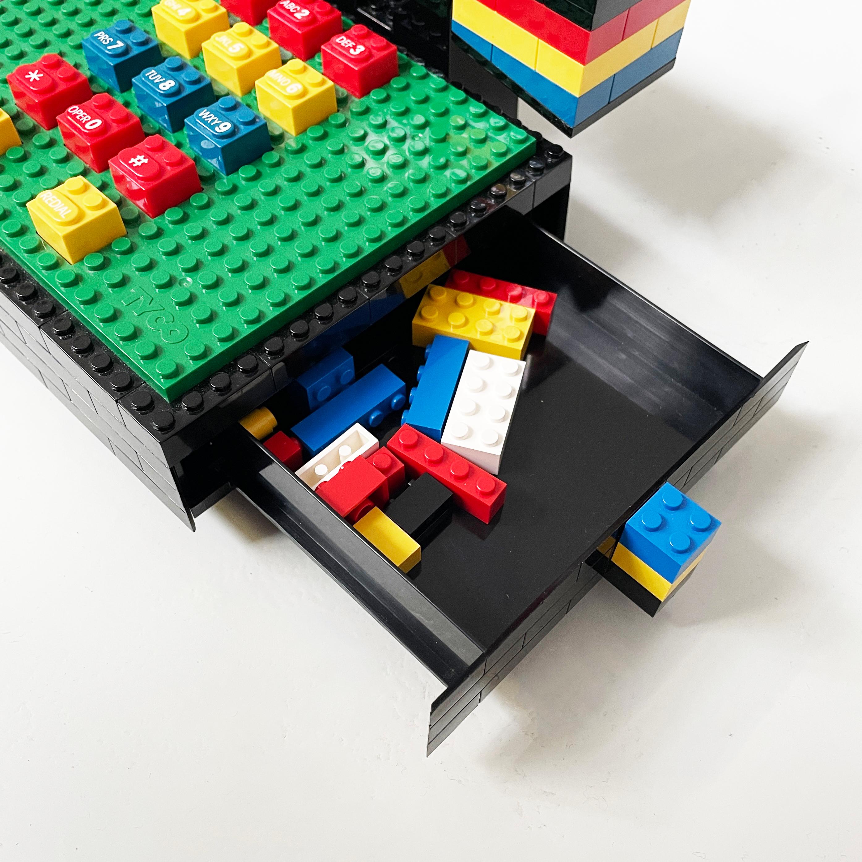 Téléphone de bureau postmoderne en plastique Lego de Tyco, années 1990 en vente 8
