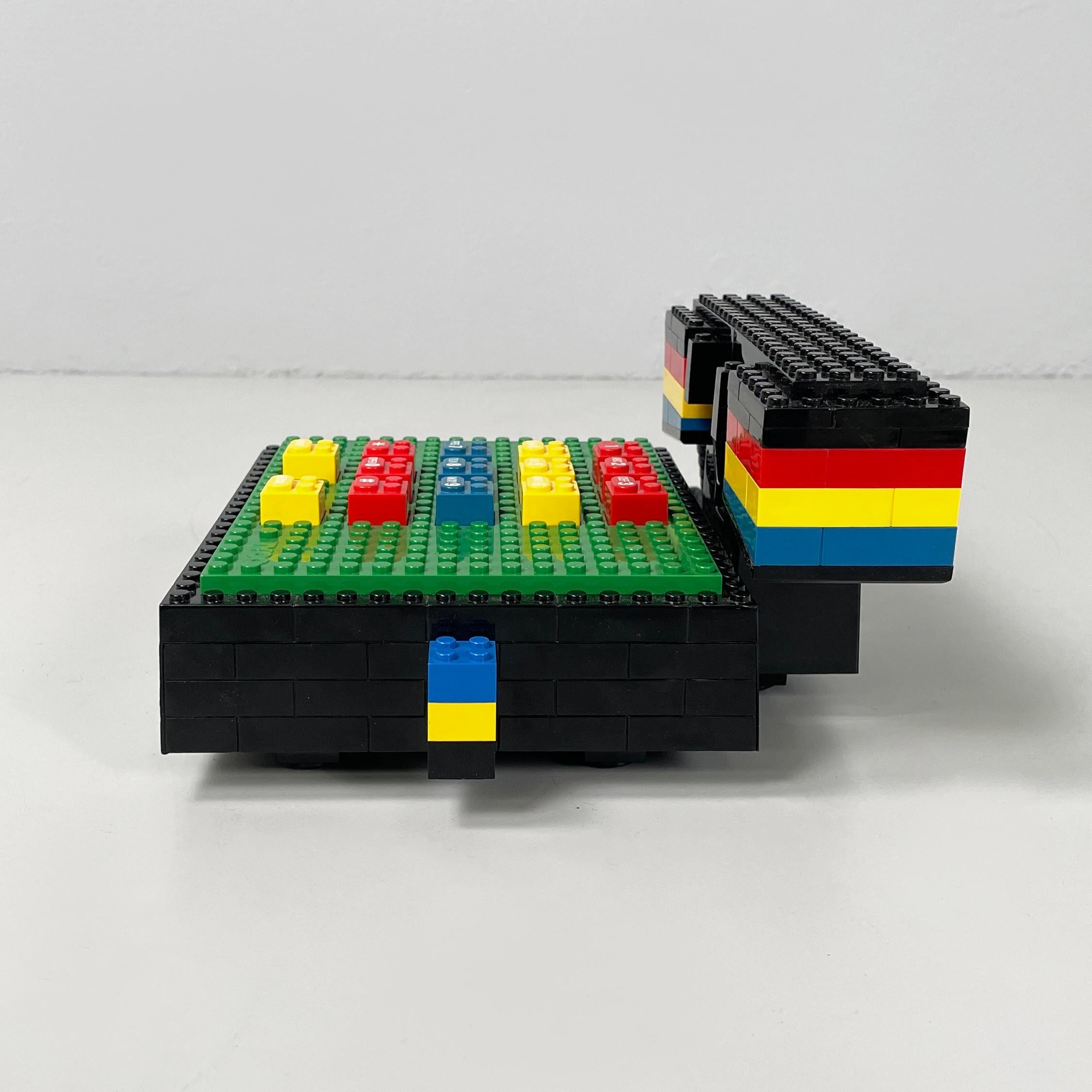 Américain Téléphone de bureau postmoderne en plastique Lego de Tyco, années 1990 en vente