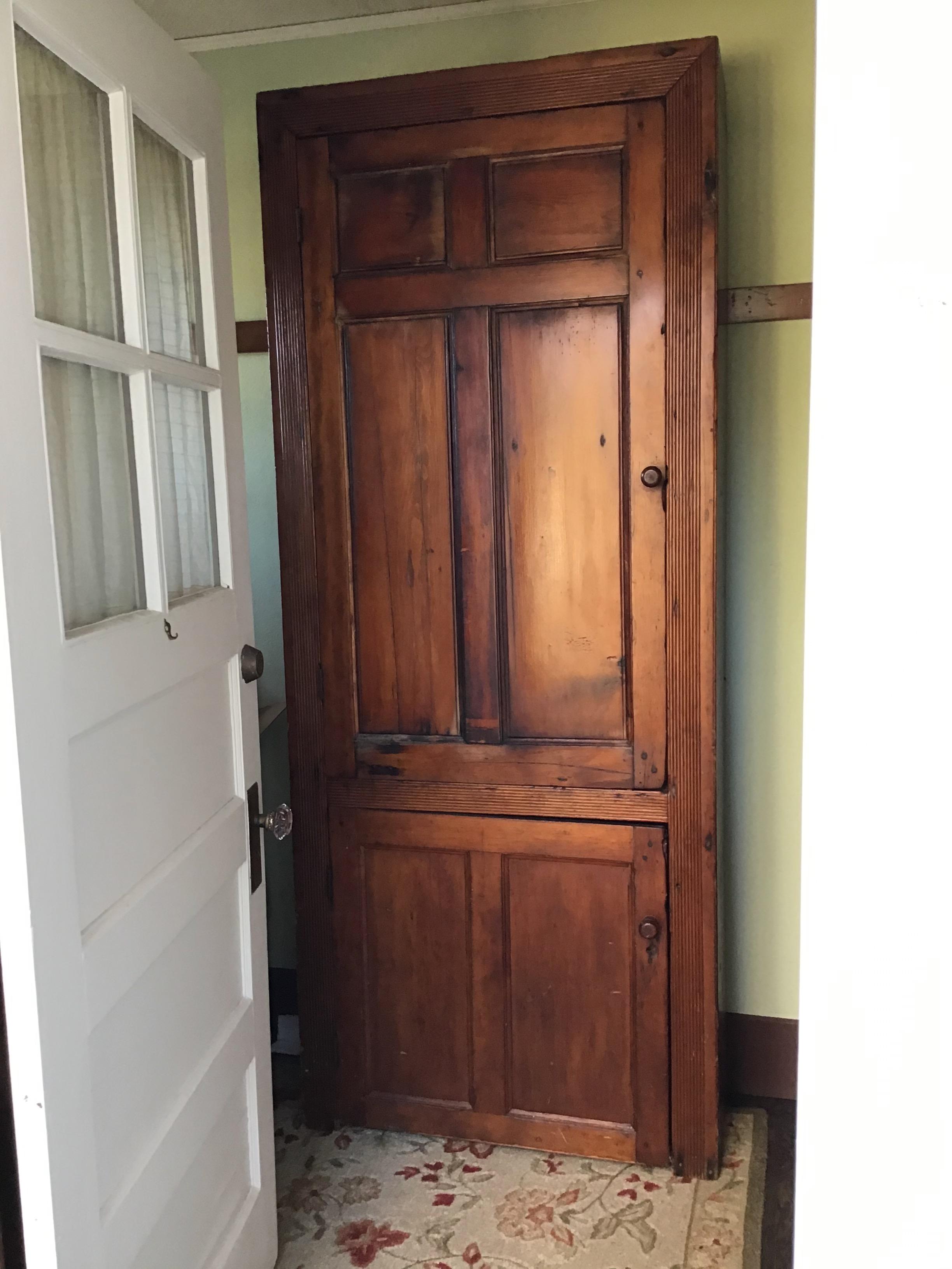 American Primitive Farmhouse One Door Cupboard Rustic Cabinet Antique Hutch In Good Condition In East Hampton, NY