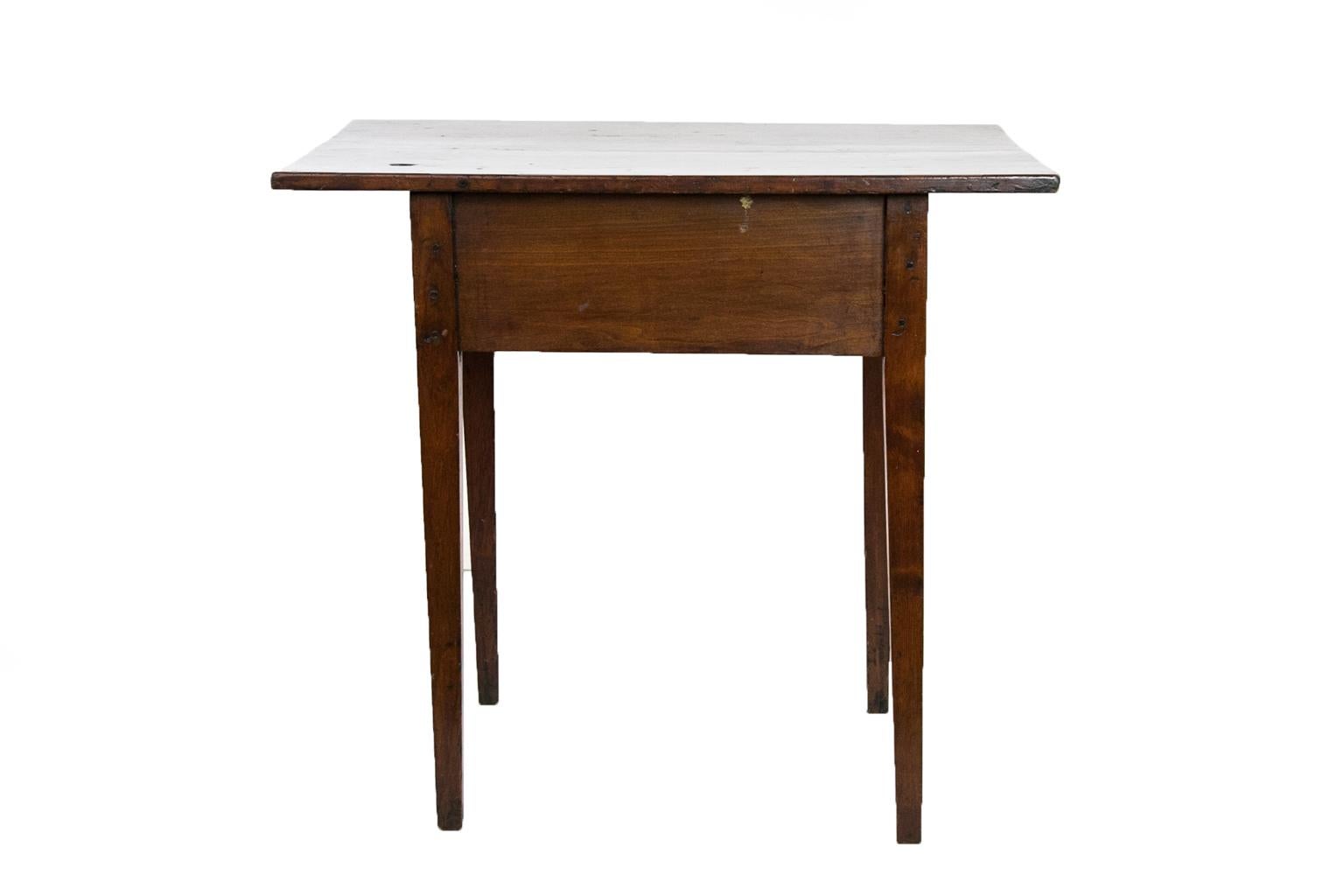 American Primitive Heart Pine One-Drawer Side Table 3