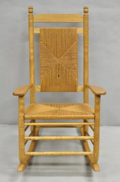 Sedia a dondolo primitiva americana in legno di Oak Wood da Cracker Barrel