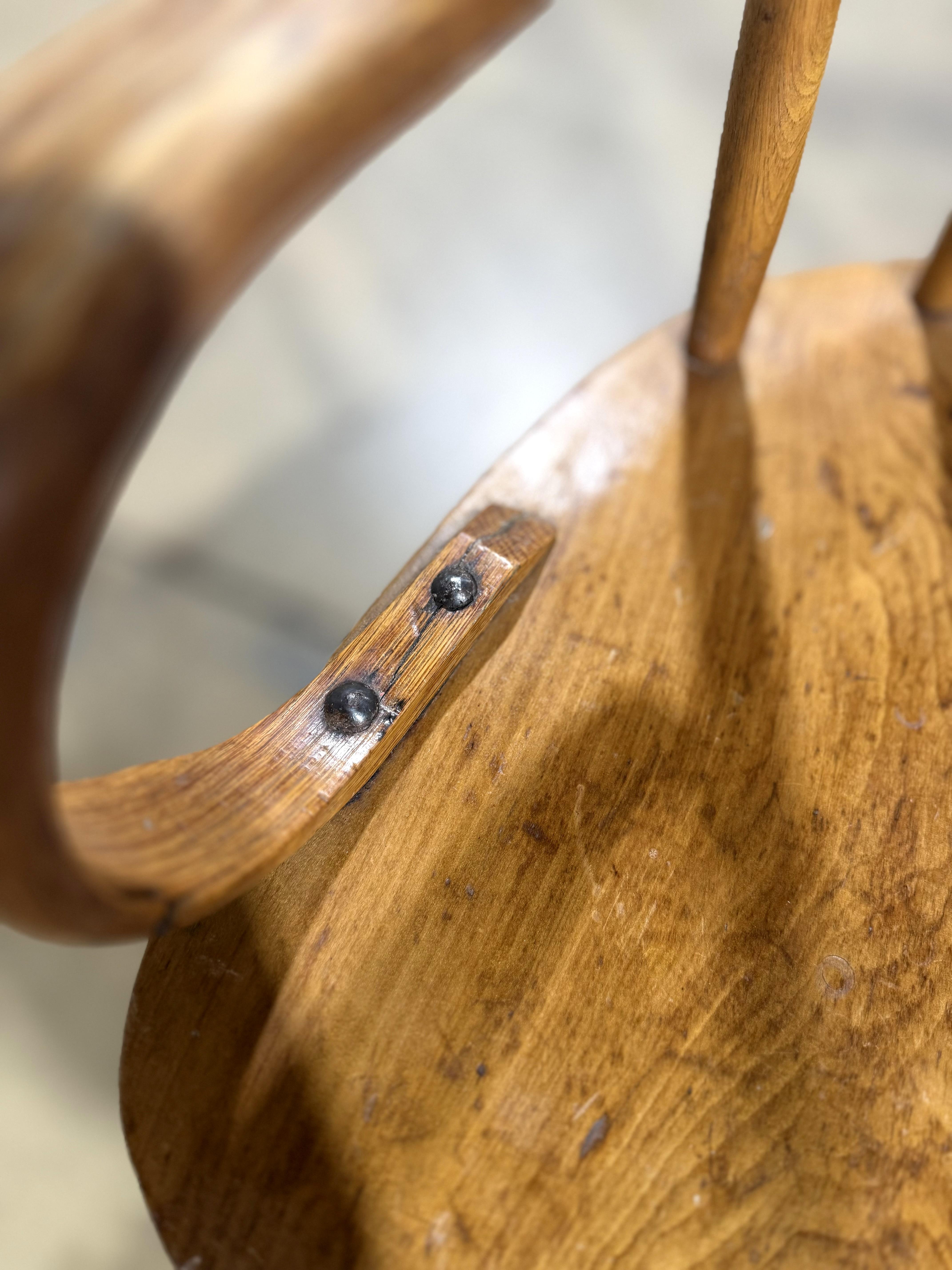 American Primitive Spindle Back Arm Chairs(Pair) im Angebot 5