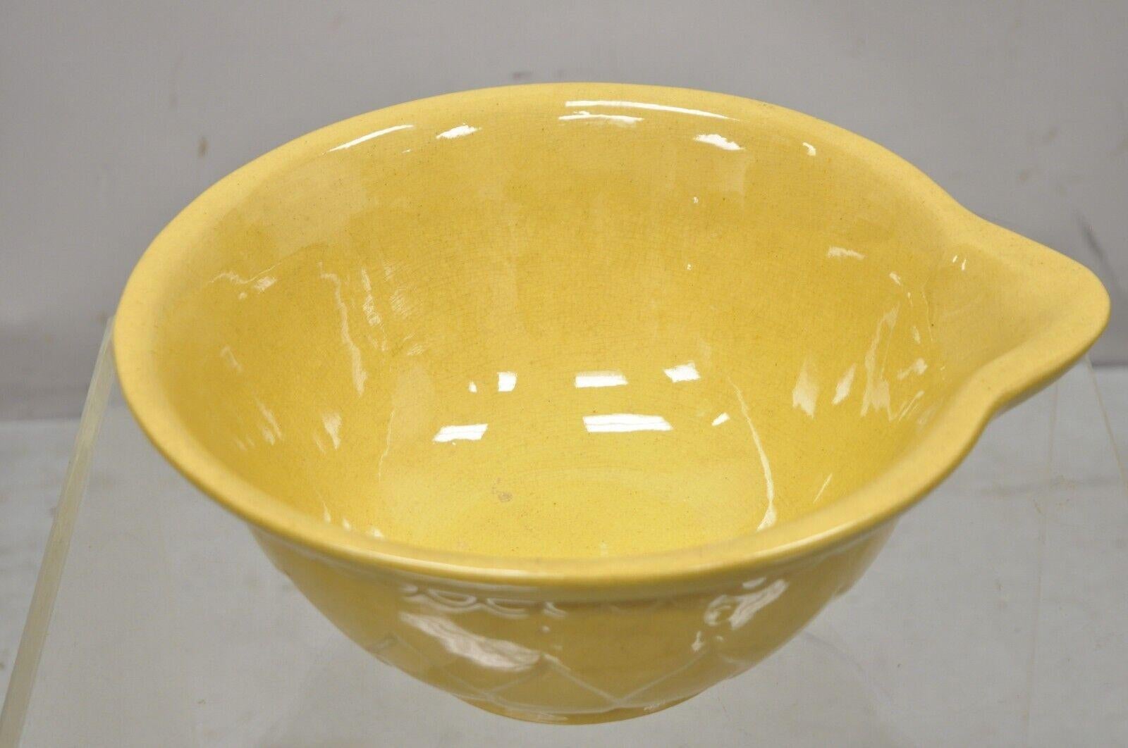 Antique American Provincial country primitive yellow pottery ceramic wash basin bowl. Circa 19th century. Measurements: 5