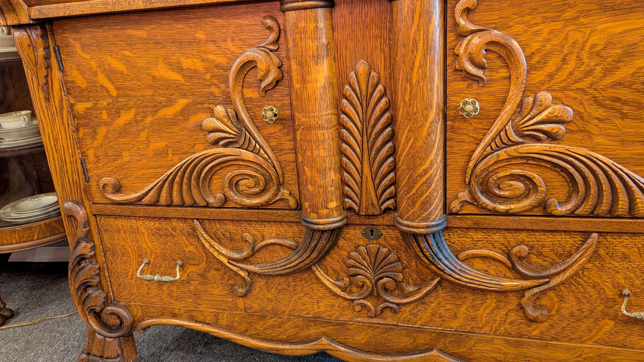 American Quarter Sawn Oak Sideboard Cabinet For Sale 10