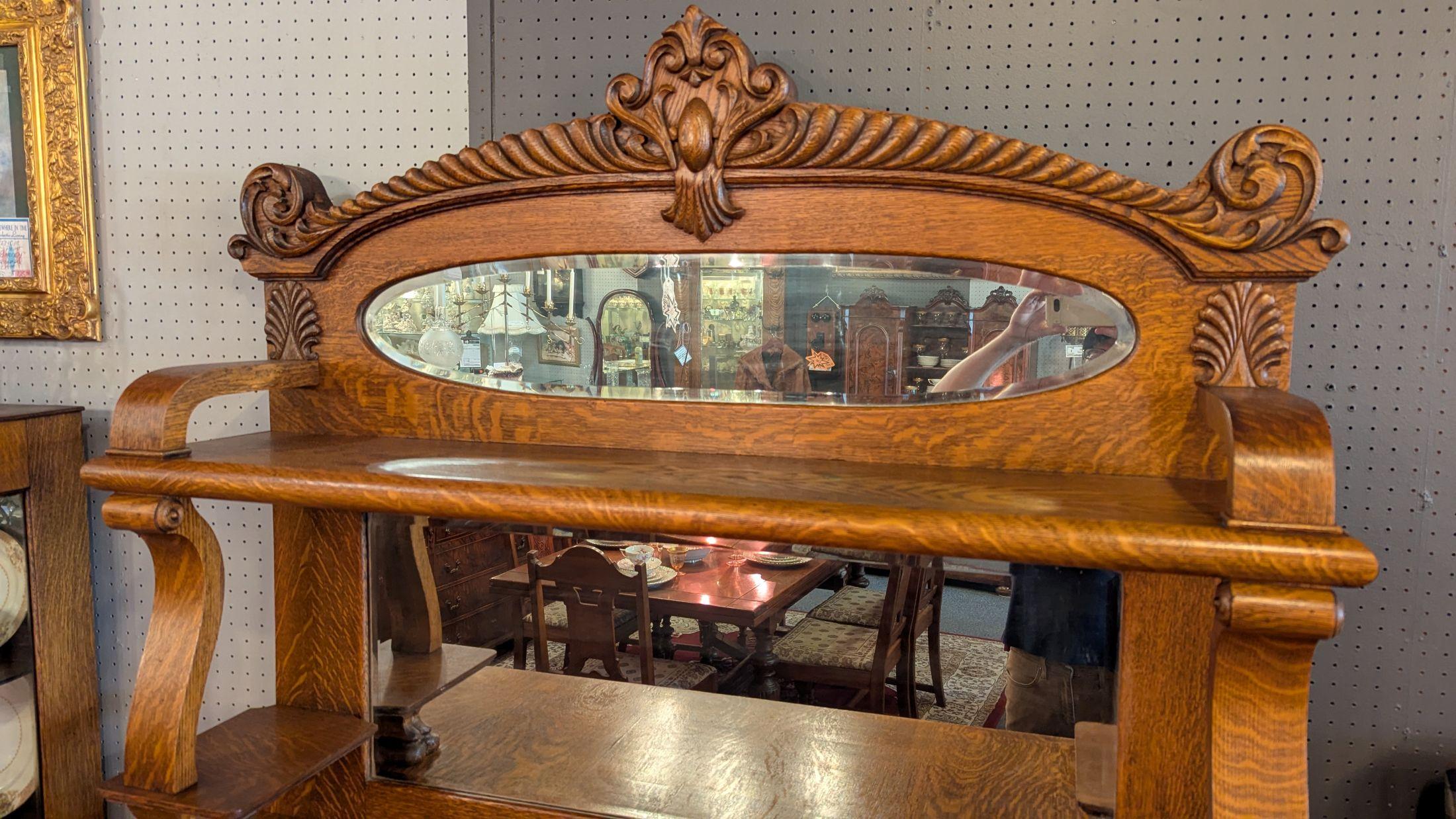 American Quarter Sawn Oak Sideboard Cabinet For Sale 2