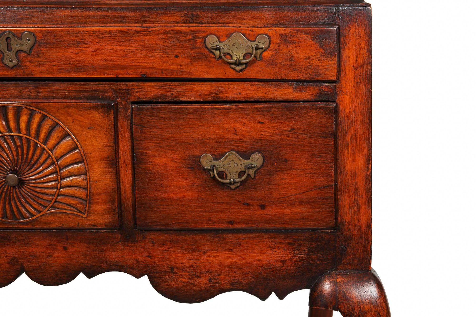 American Queen Anne Antique Sycamore Flat-Top Highboy, New England c. 1760 For Sale 11
