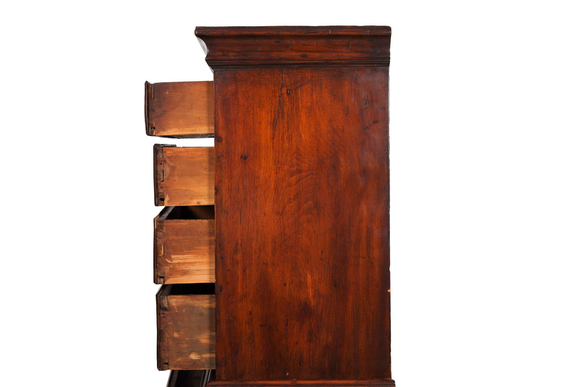 Highboy americano con piano in sicomoro Queen Anne, New England, 1760 ca. in vendita 1