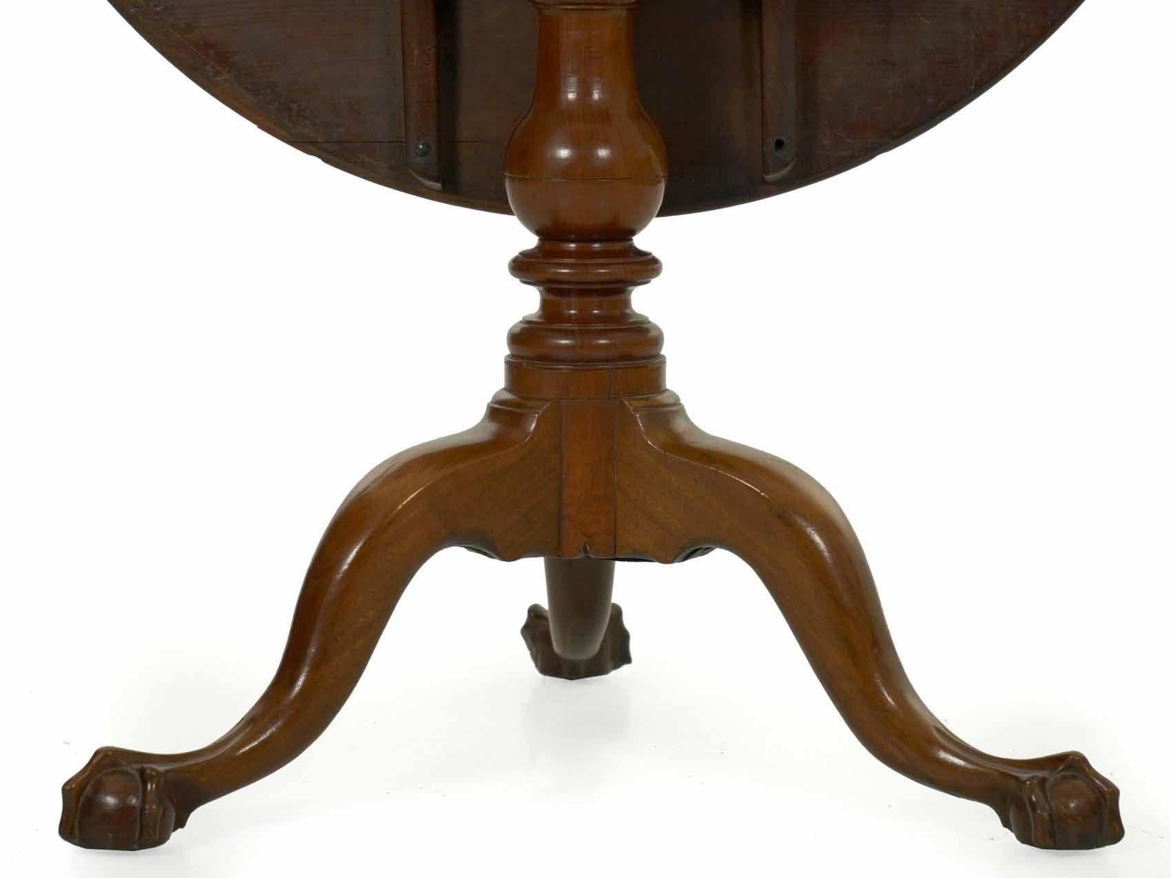 Walnut American Queen Anne Antique Tea Table, Likely Chester County, circa 1770 For Sale