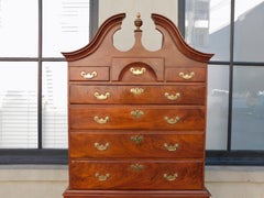 American Queen Anne Graduated Walnut Highboy with Swan Neck Finial Cornice, 1720