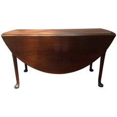 American Queen Anne Mahogany Oval Drop-Leaf Table with Pad Feet, 18th Century