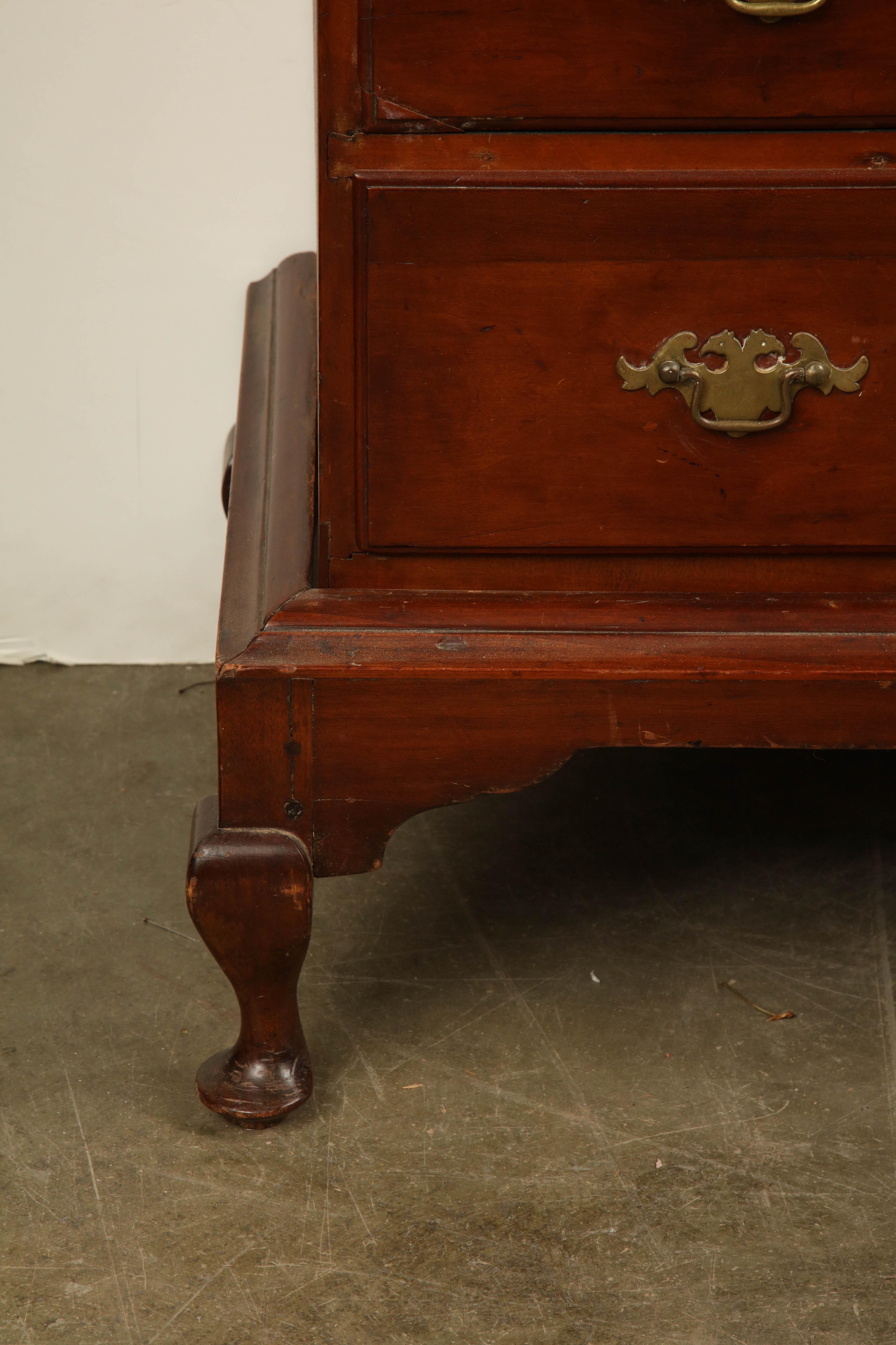 Mid-18th Century American Queen Anne Slant Front Desk