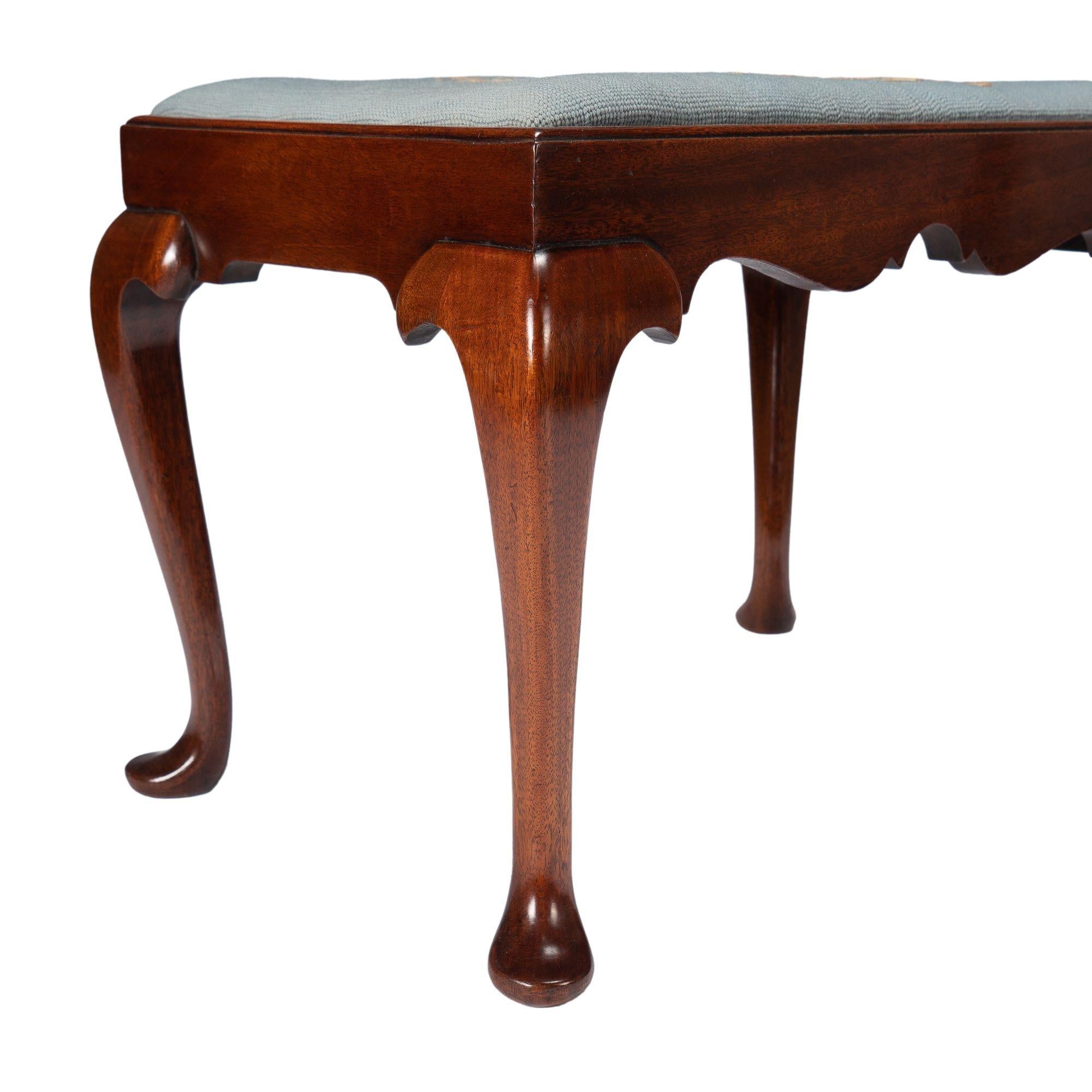 American Queen Anne Style Slip Seat Mahogany Stool, 1900-1950 For Sale 9